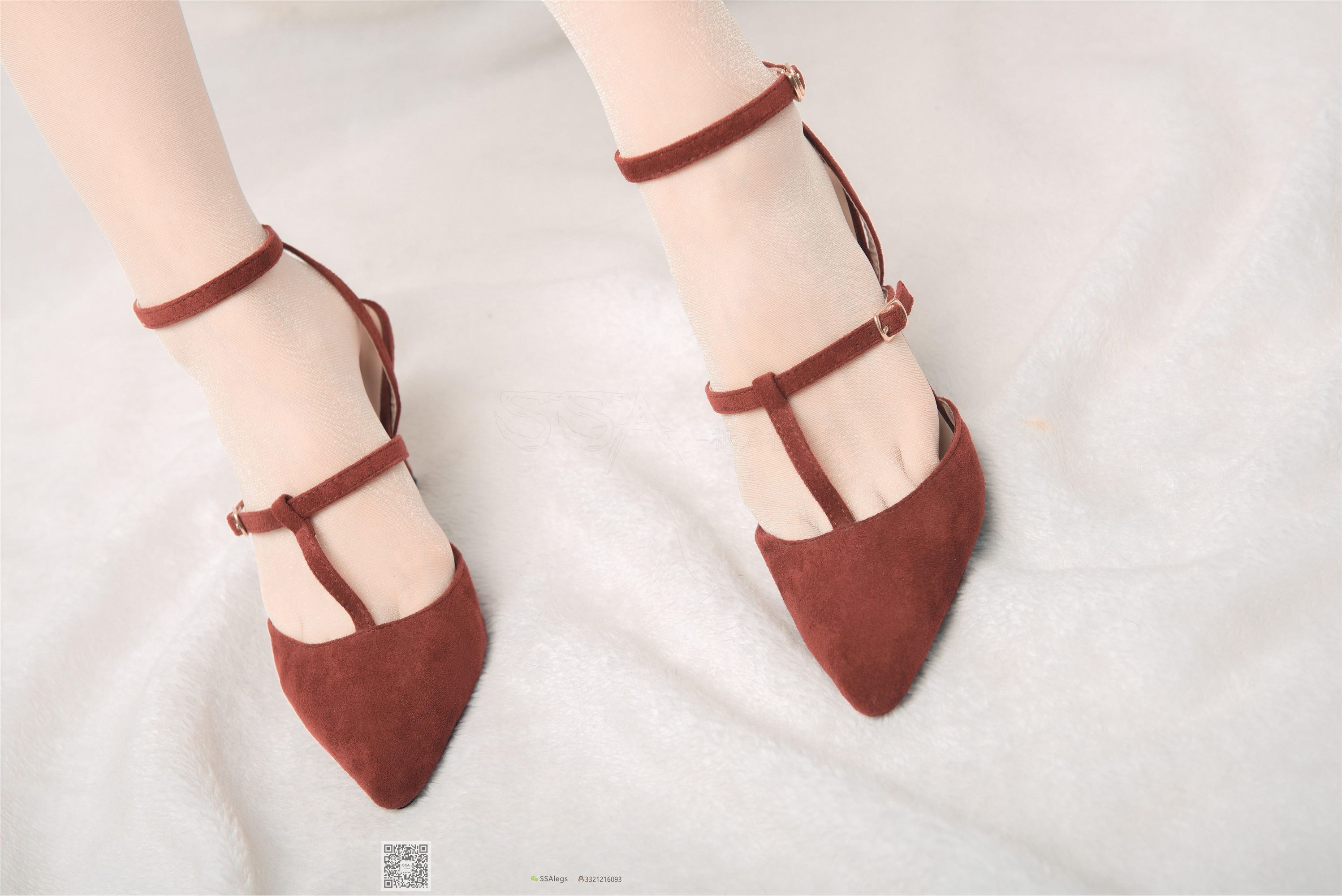 SSA丝社 014期 小琪琪 闪光开裆丝袜的另一种演绎