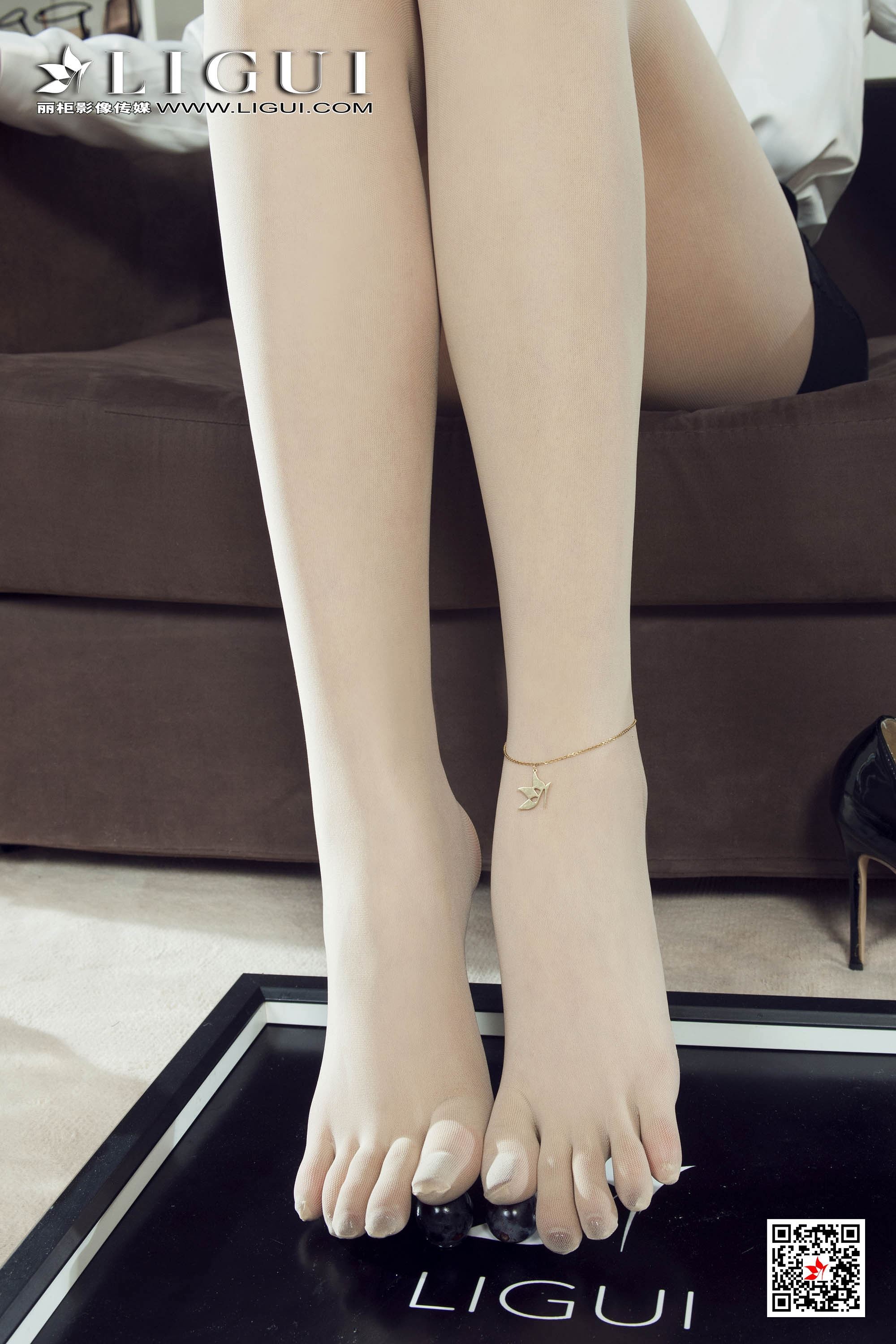 Ligui丽柜 2020.04.08《精踩丝足》-敏儿