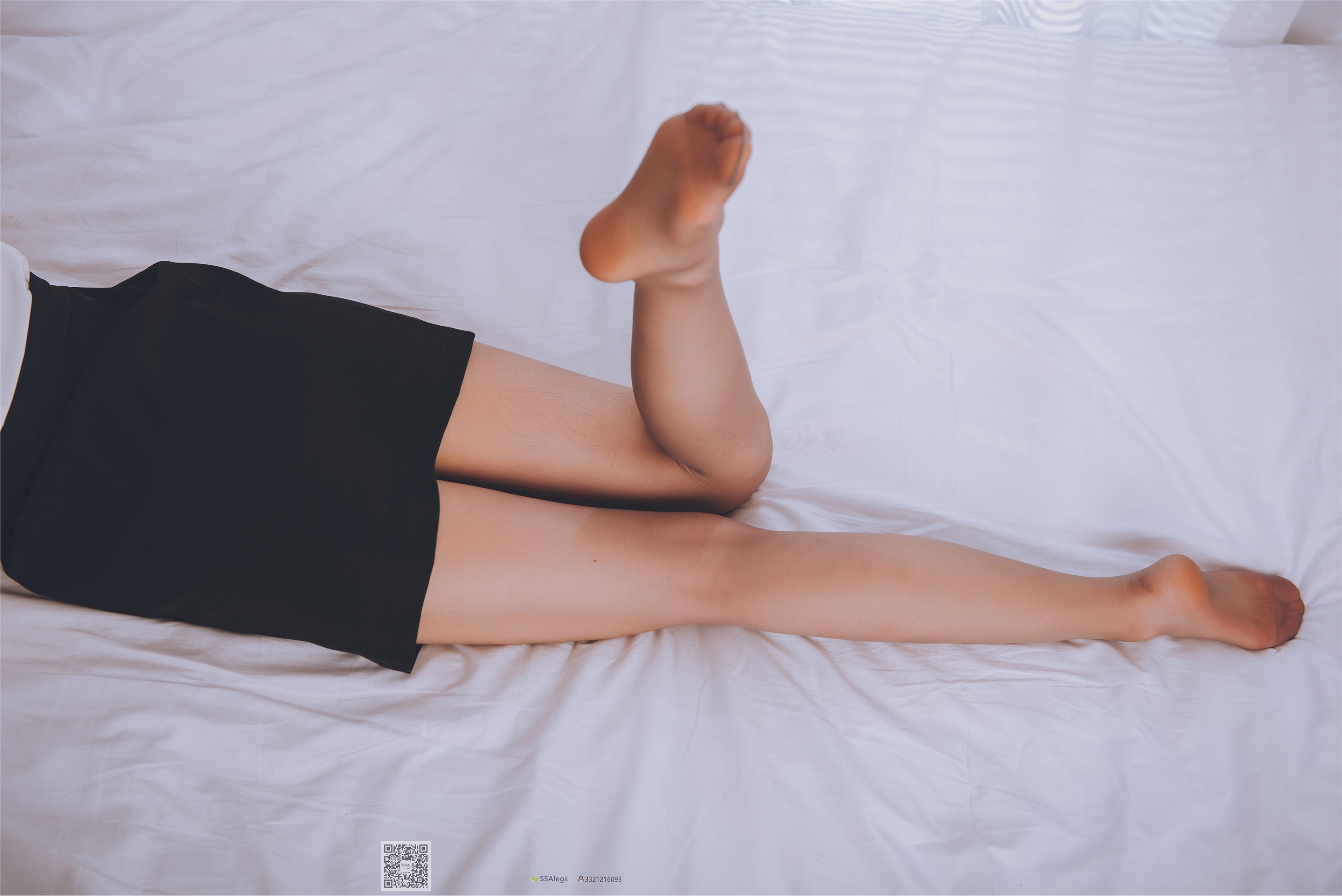 SSA丝社 020期 小琪琪 性感女秘书闺房高端灰丝穿丝足部特写