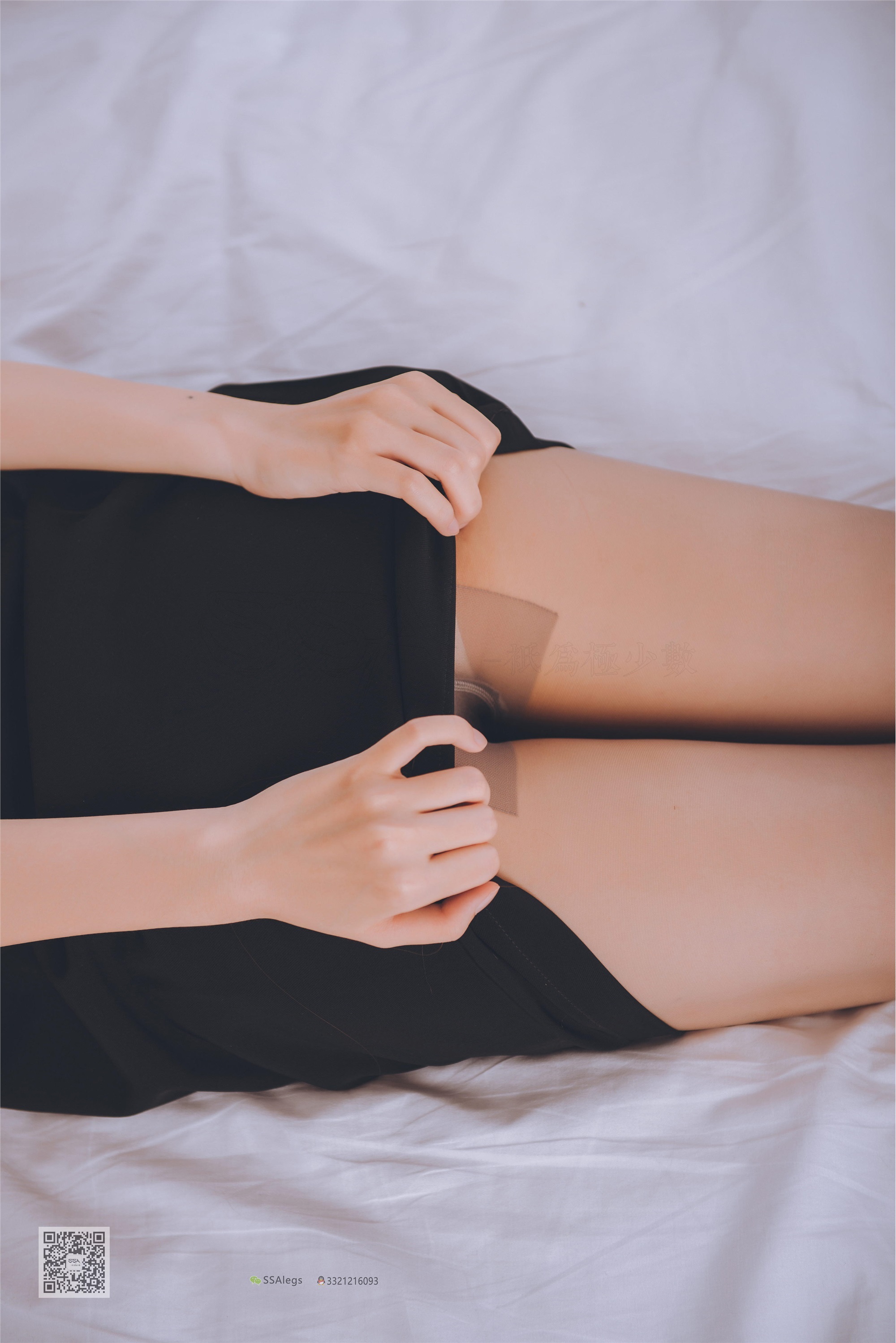 SSA丝社 020期 小琪琪 性感女秘书闺房高端灰丝穿丝足部特写