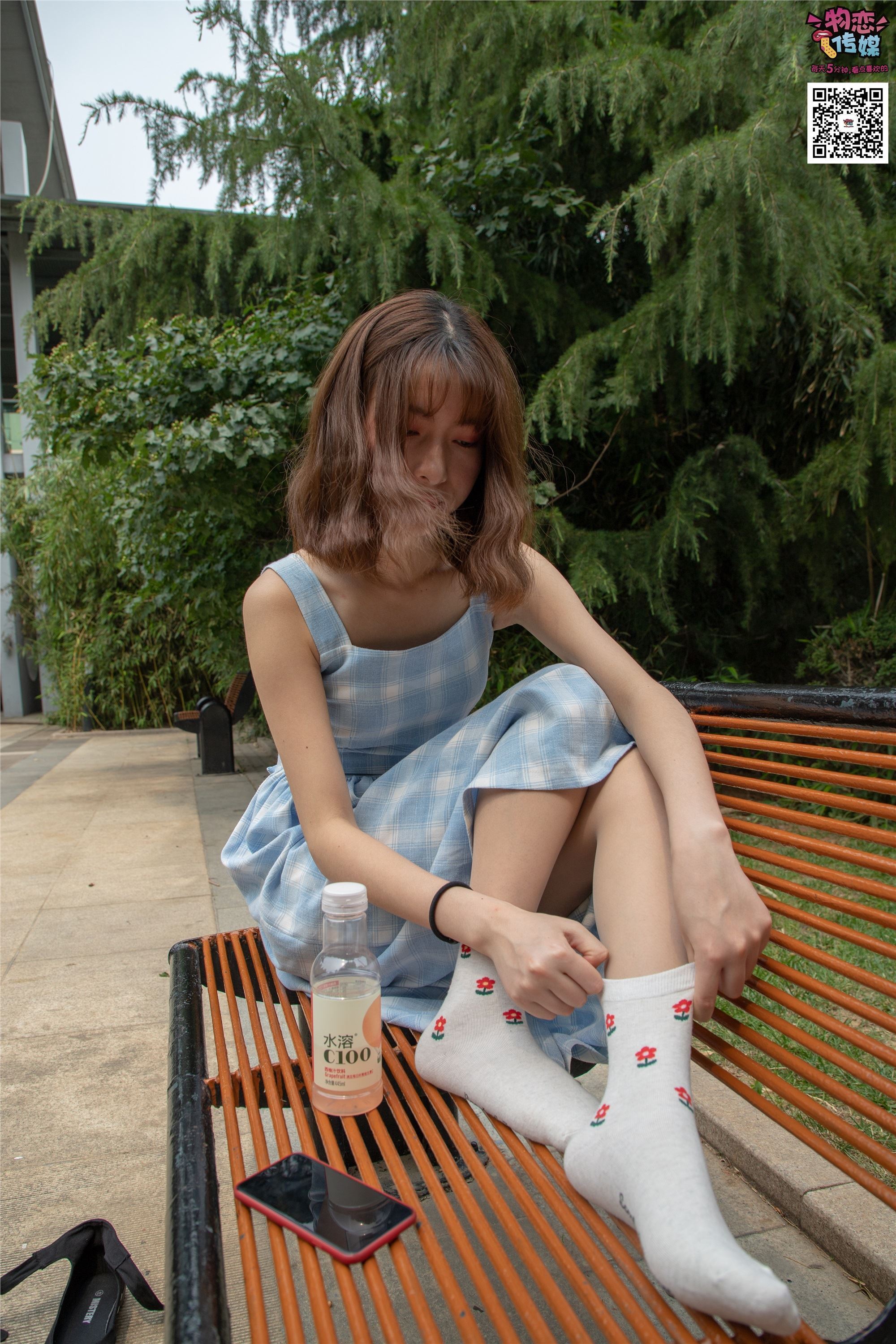 物恋传媒 No.016 经典就是不需挑片,透明肉丝配清纯白棉袜