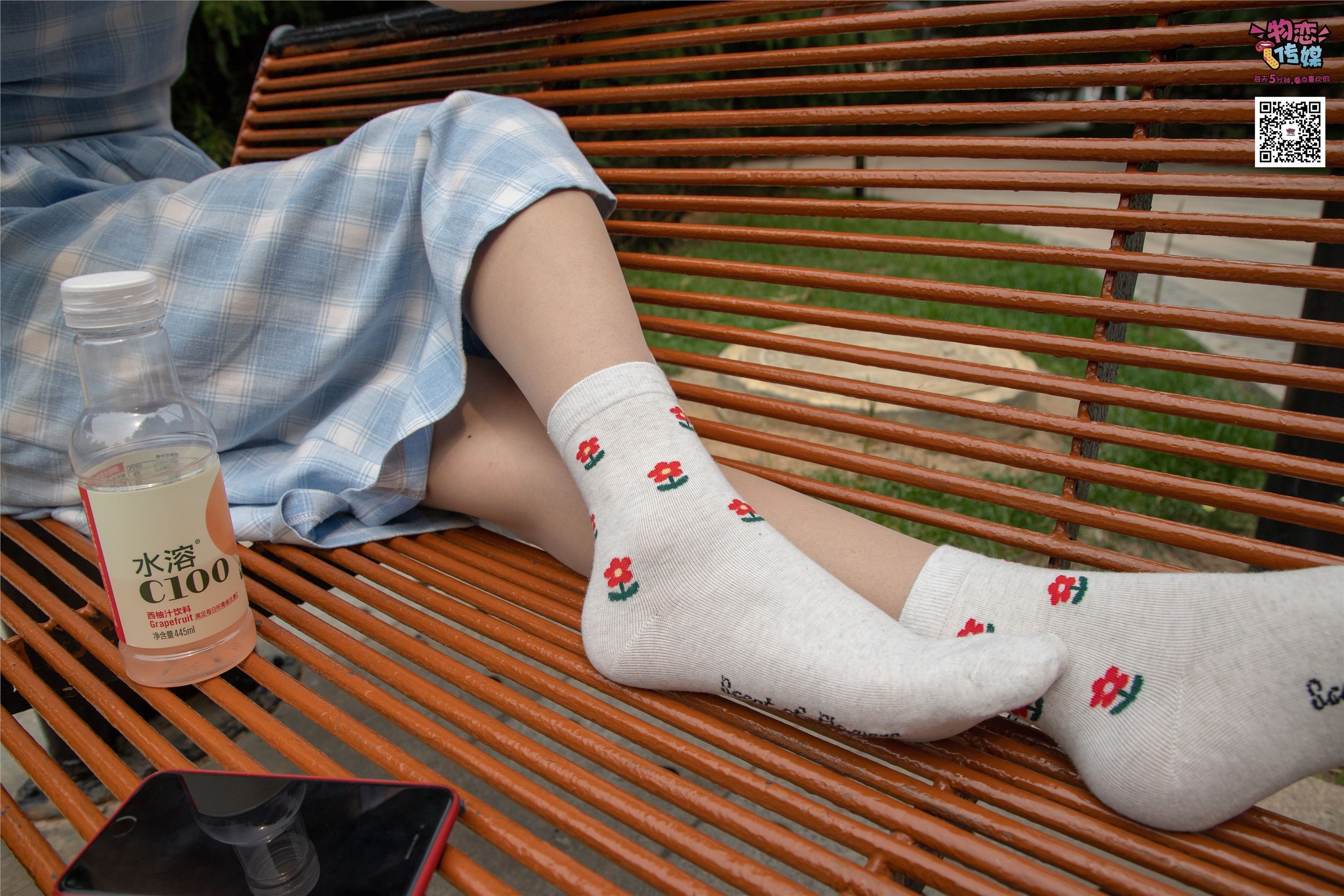 物恋传媒 No.016 经典就是不需挑片,透明肉丝配清纯白棉袜