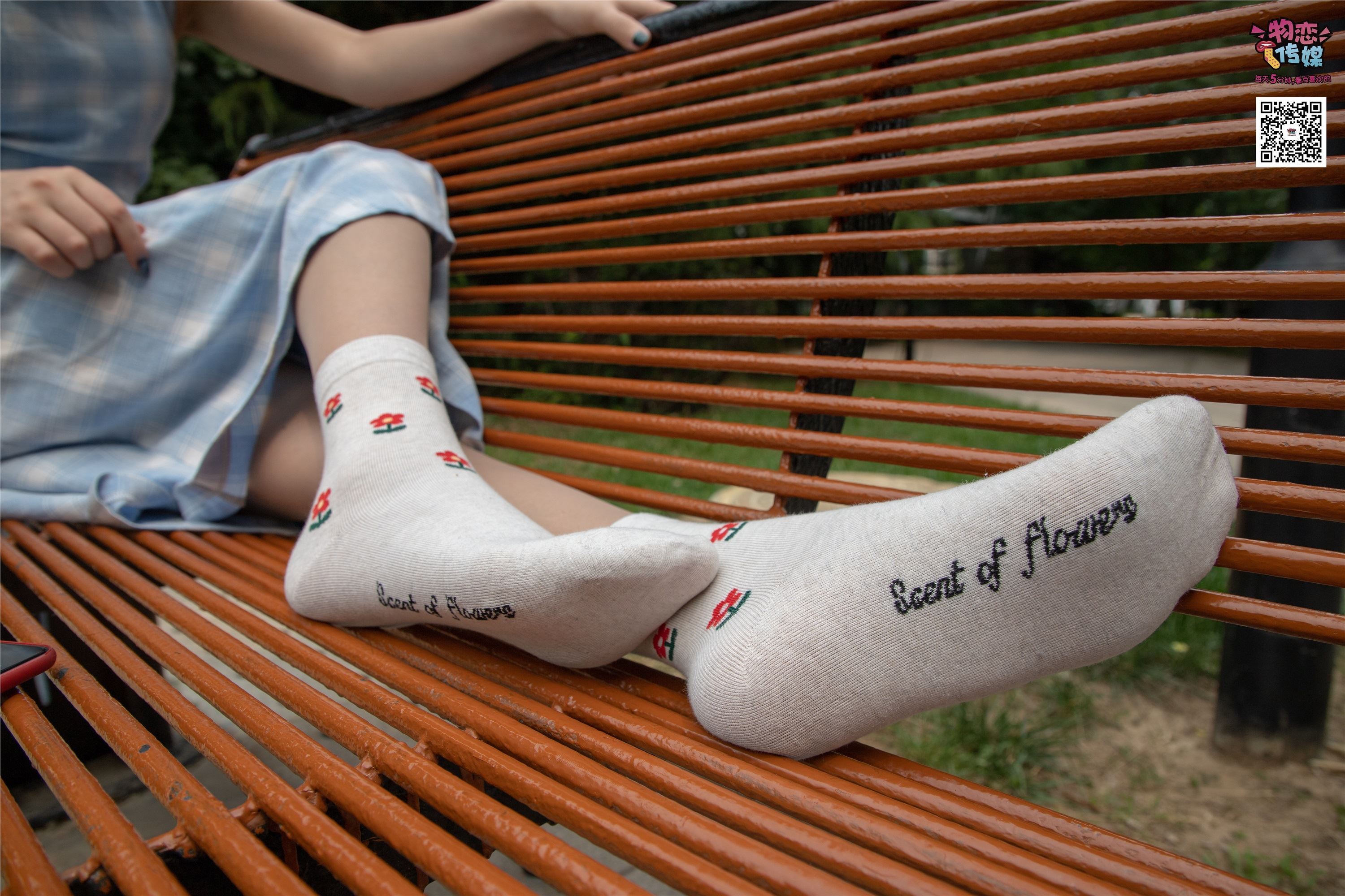 物恋传媒 No.016 经典就是不需挑片,透明肉丝配清纯白棉袜