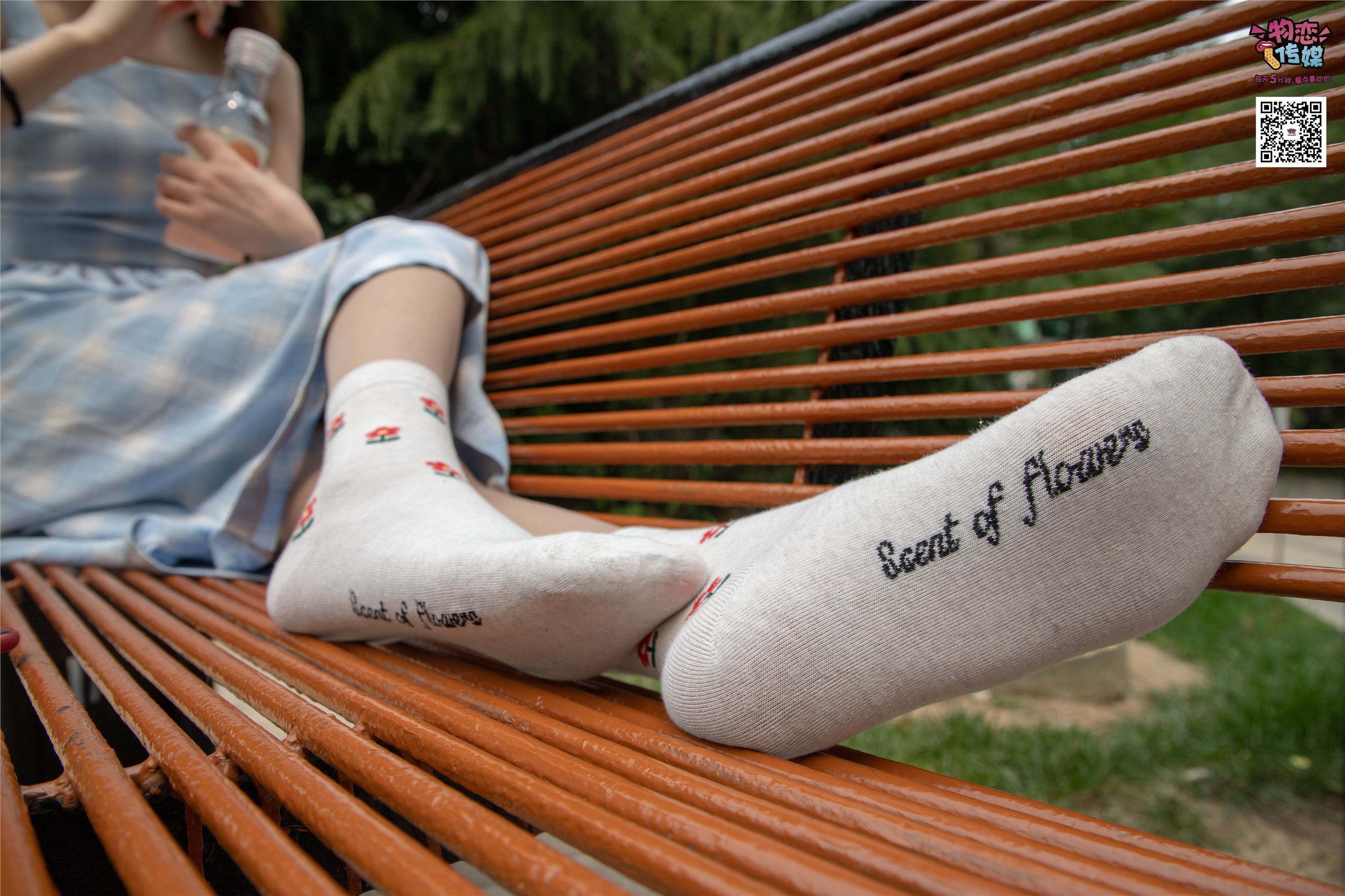 物恋传媒 No.016 经典就是不需挑片,透明肉丝配清纯白棉袜