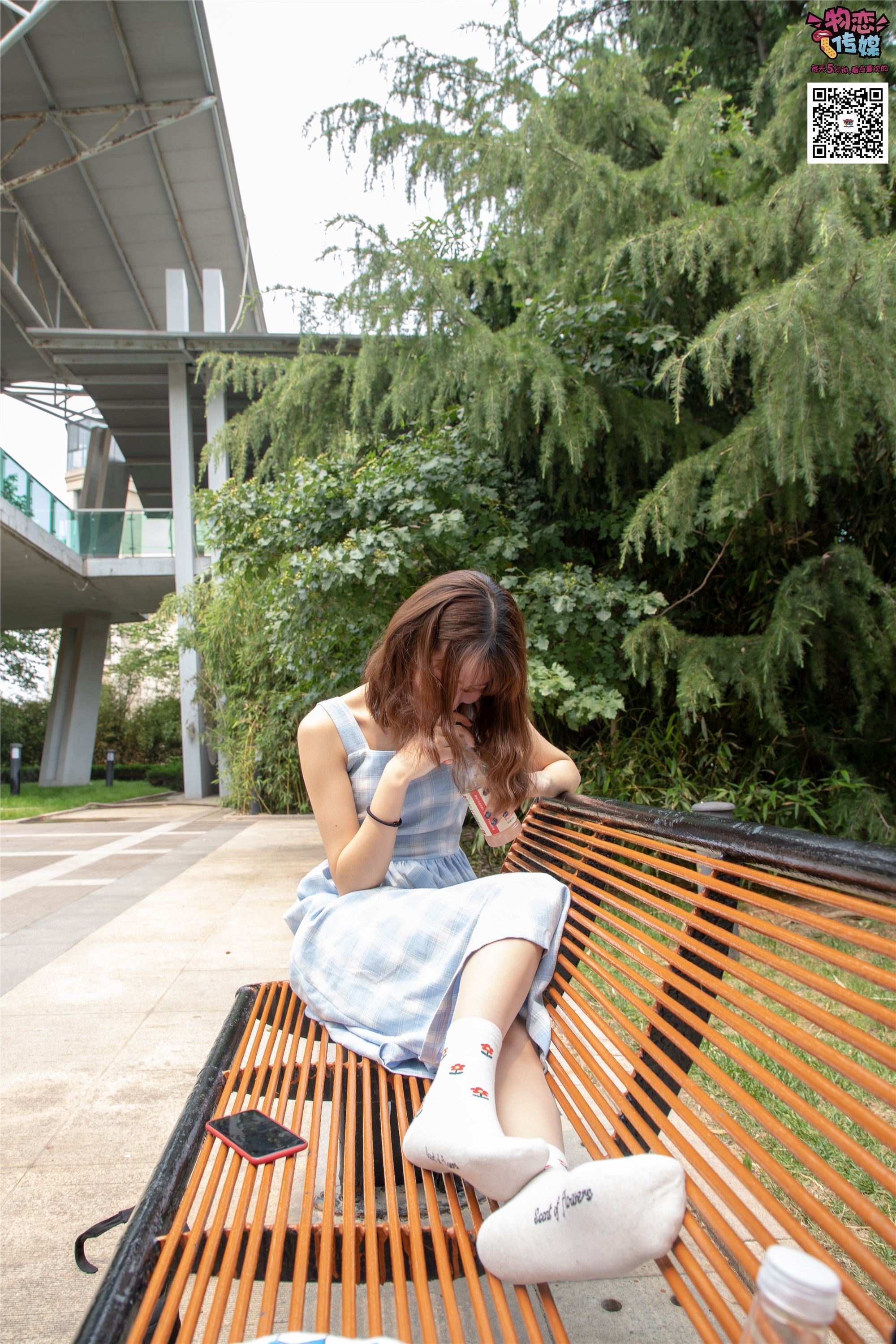 物恋传媒 No.016 经典就是不需挑片,透明肉丝配清纯白棉袜