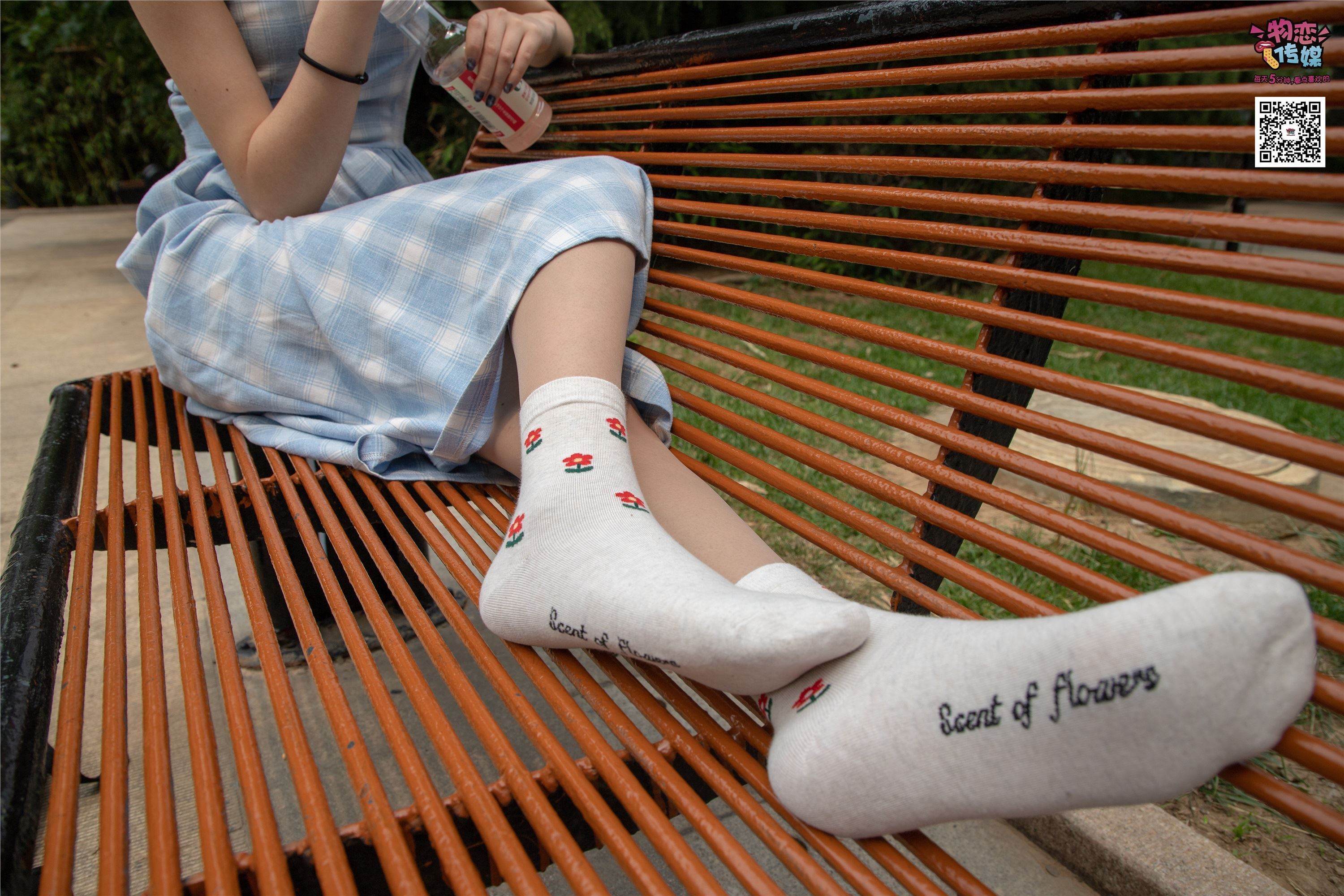 物恋传媒 No.016 经典就是不需挑片,透明肉丝配清纯白棉袜