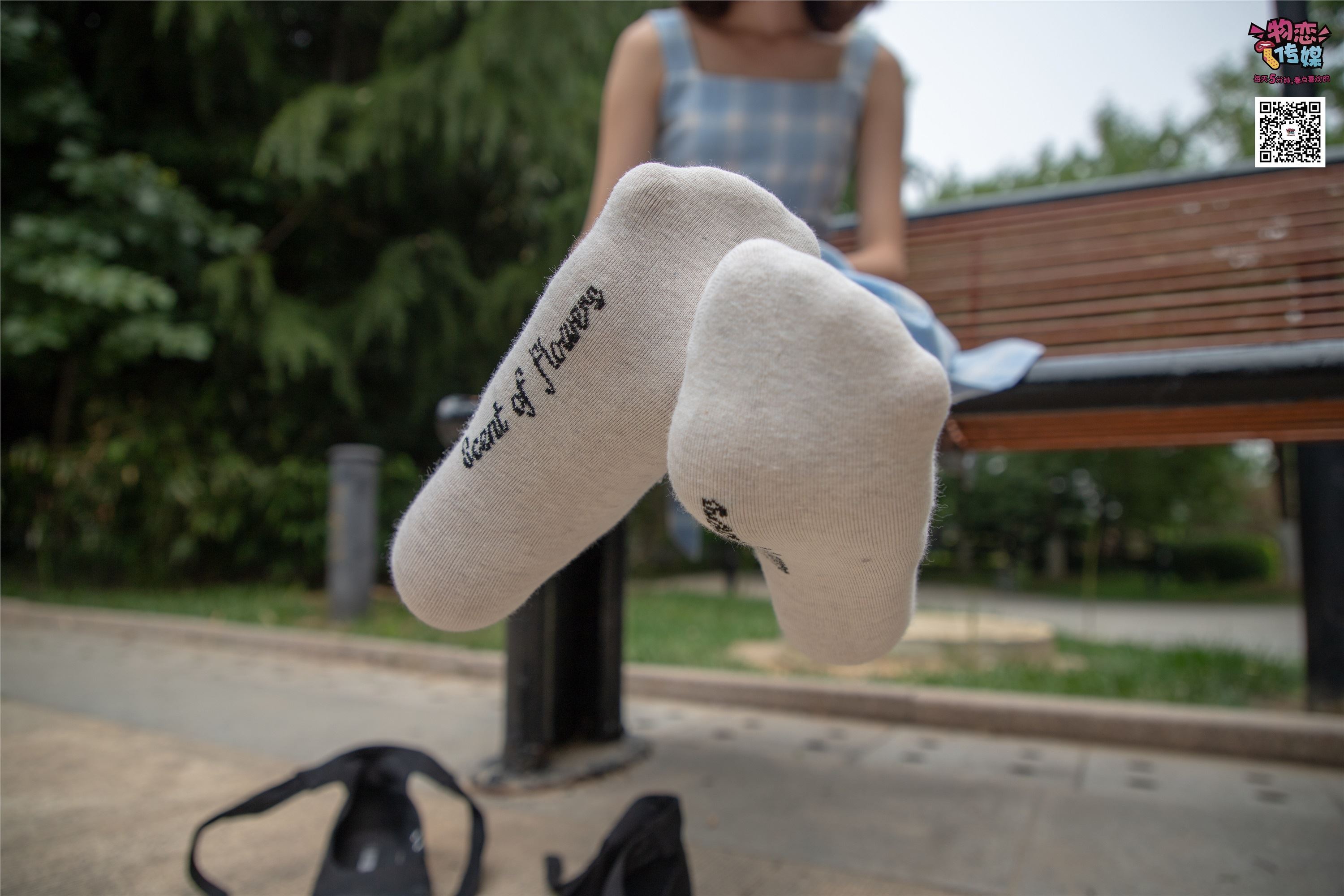 物恋传媒 No.016 经典就是不需挑片,透明肉丝配清纯白棉袜