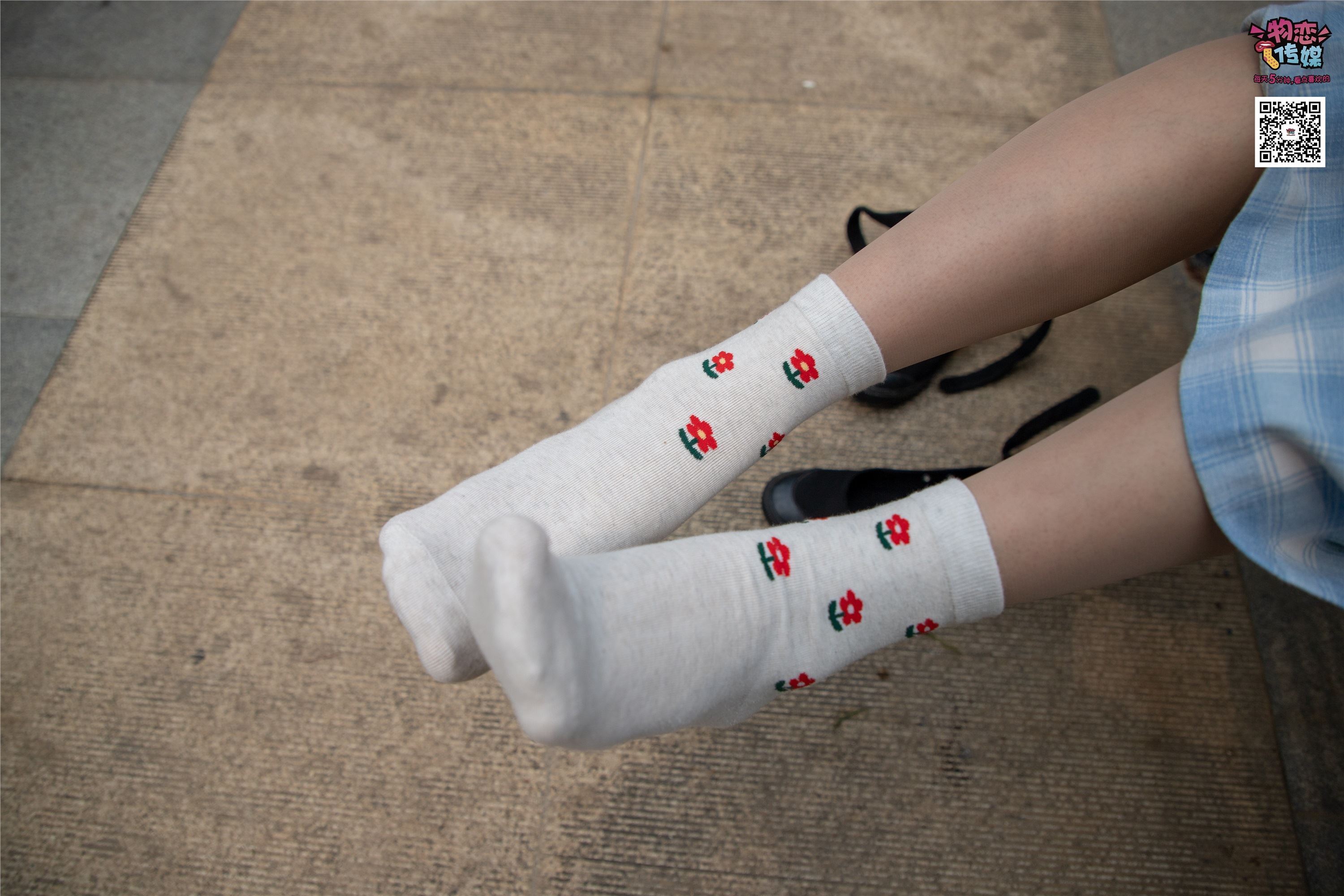 物恋传媒 No.016 经典就是不需挑片,透明肉丝配清纯白棉袜