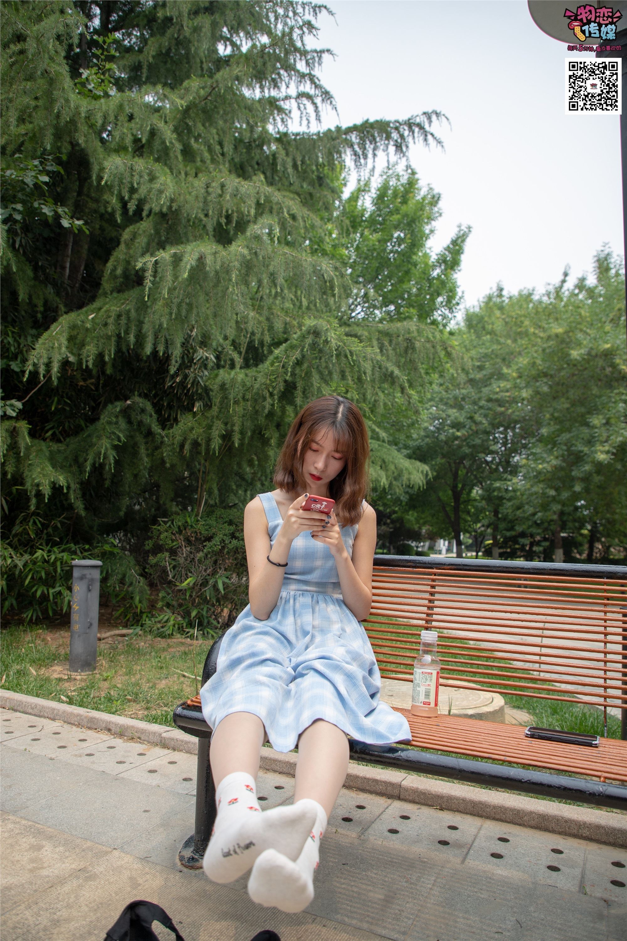 物恋传媒 No.016 经典就是不需挑片,透明肉丝配清纯白棉袜