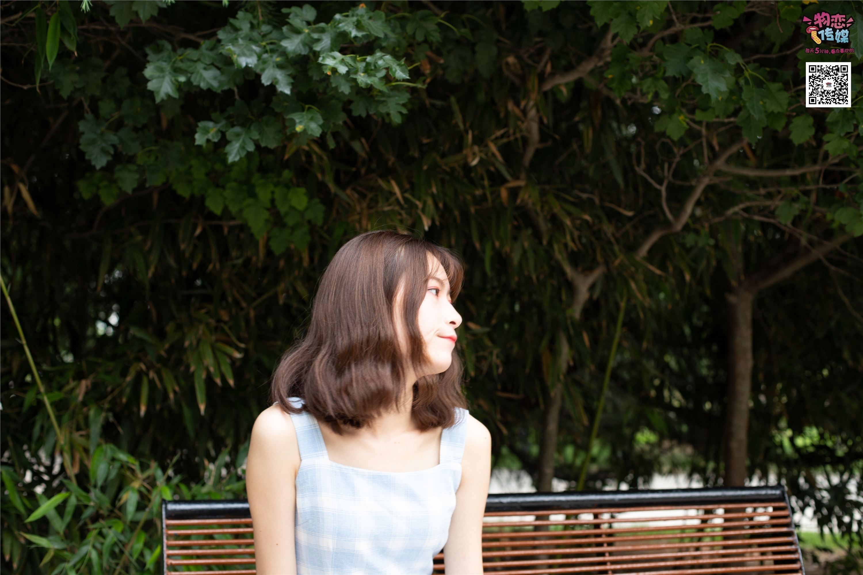 物恋传媒 No.016 经典就是不需挑片,透明肉丝配清纯白棉袜