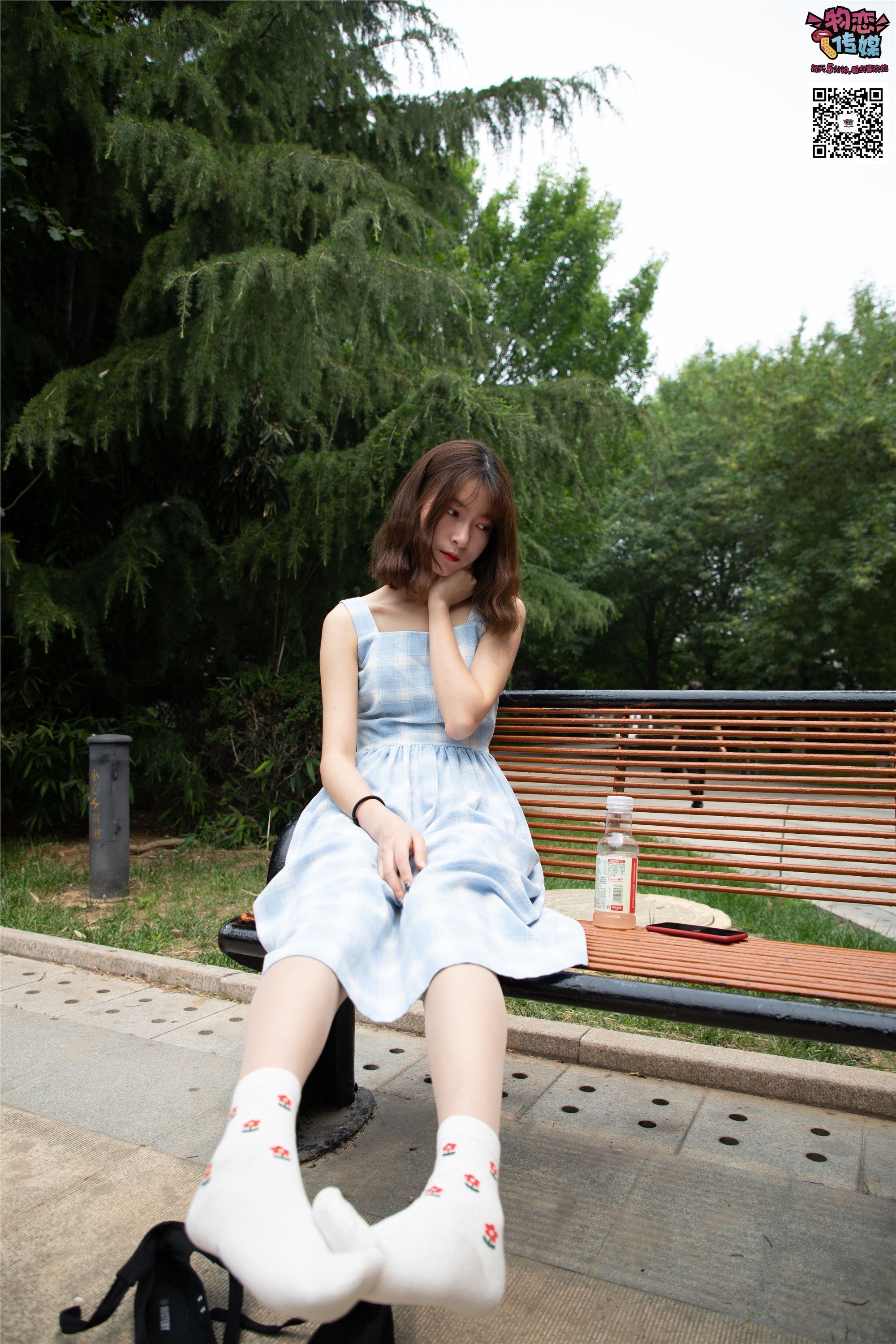 物恋传媒 No.016 经典就是不需挑片,透明肉丝配清纯白棉袜