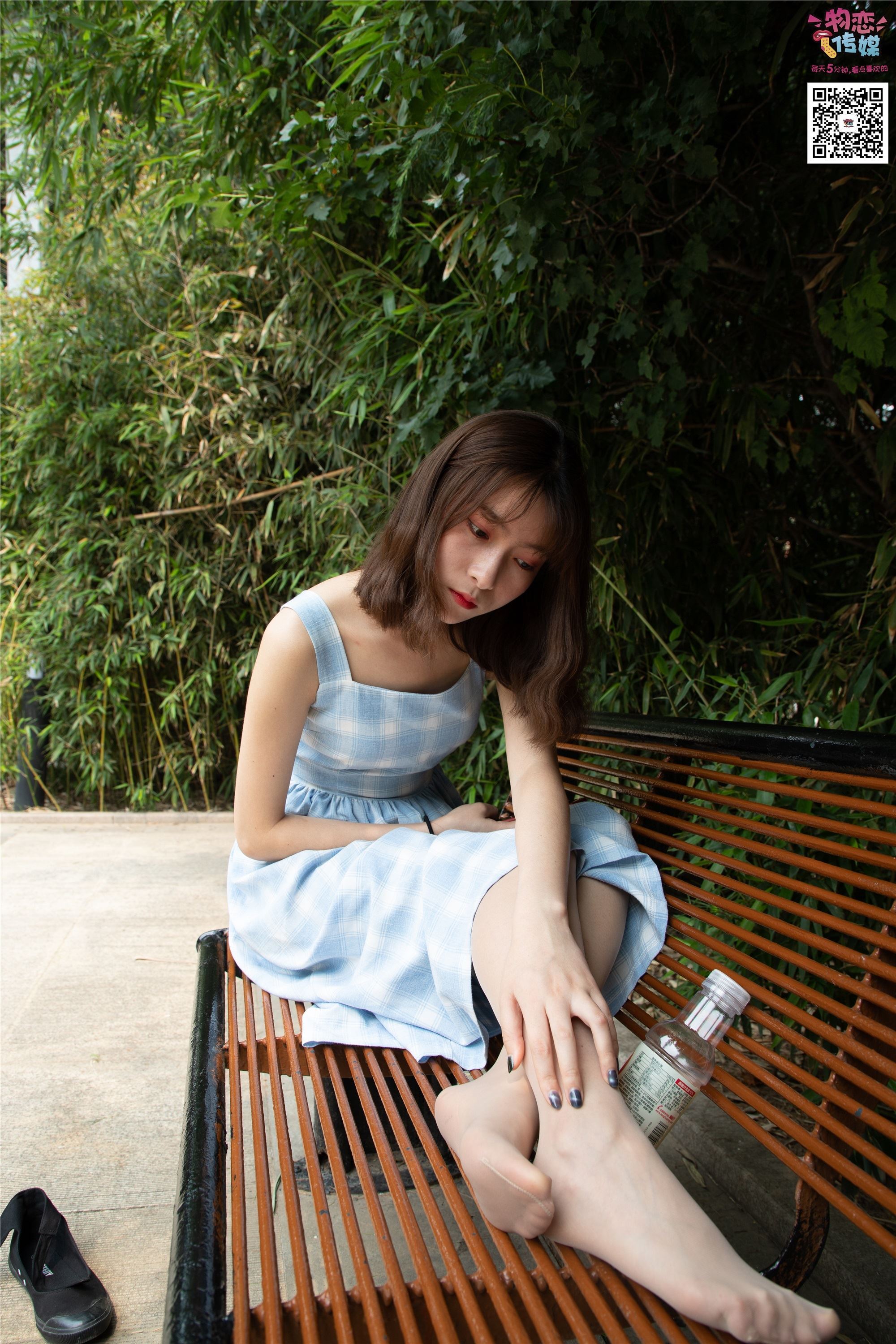 物恋传媒 No.016 经典就是不需挑片,透明肉丝配清纯白棉袜