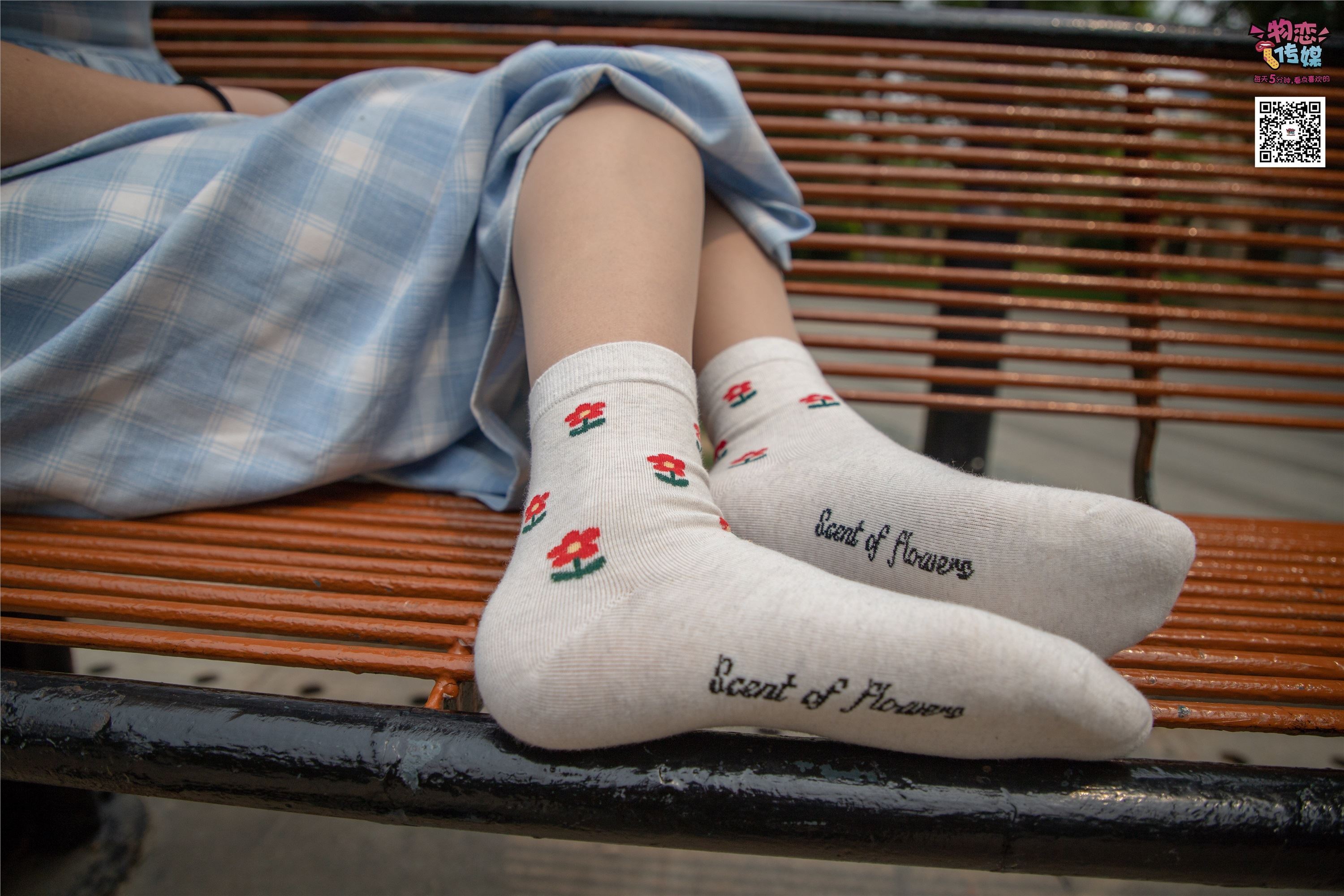 物恋传媒 No.016 经典就是不需挑片,透明肉丝配清纯白棉袜