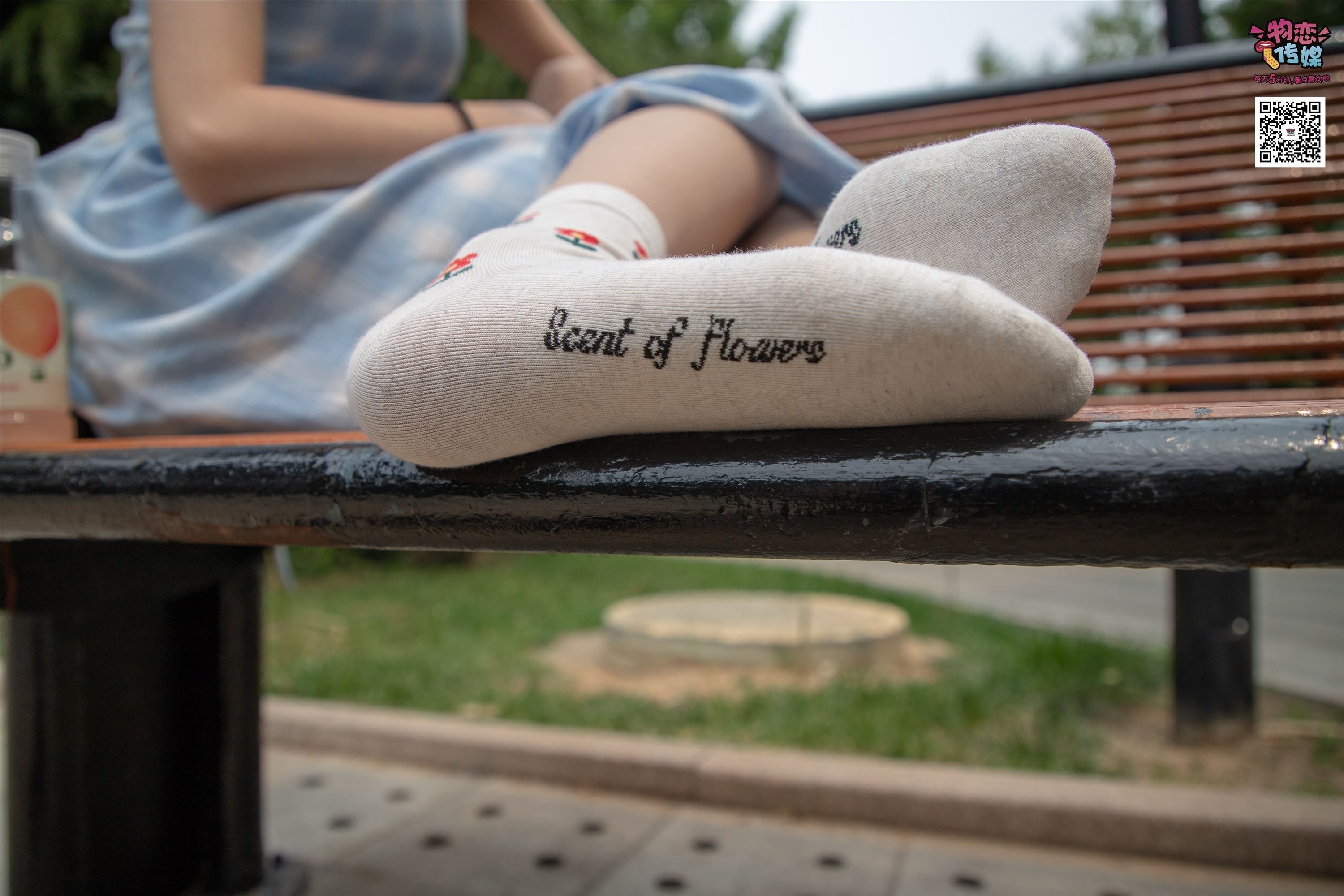 物恋传媒 No.016 经典就是不需挑片,透明肉丝配清纯白棉袜