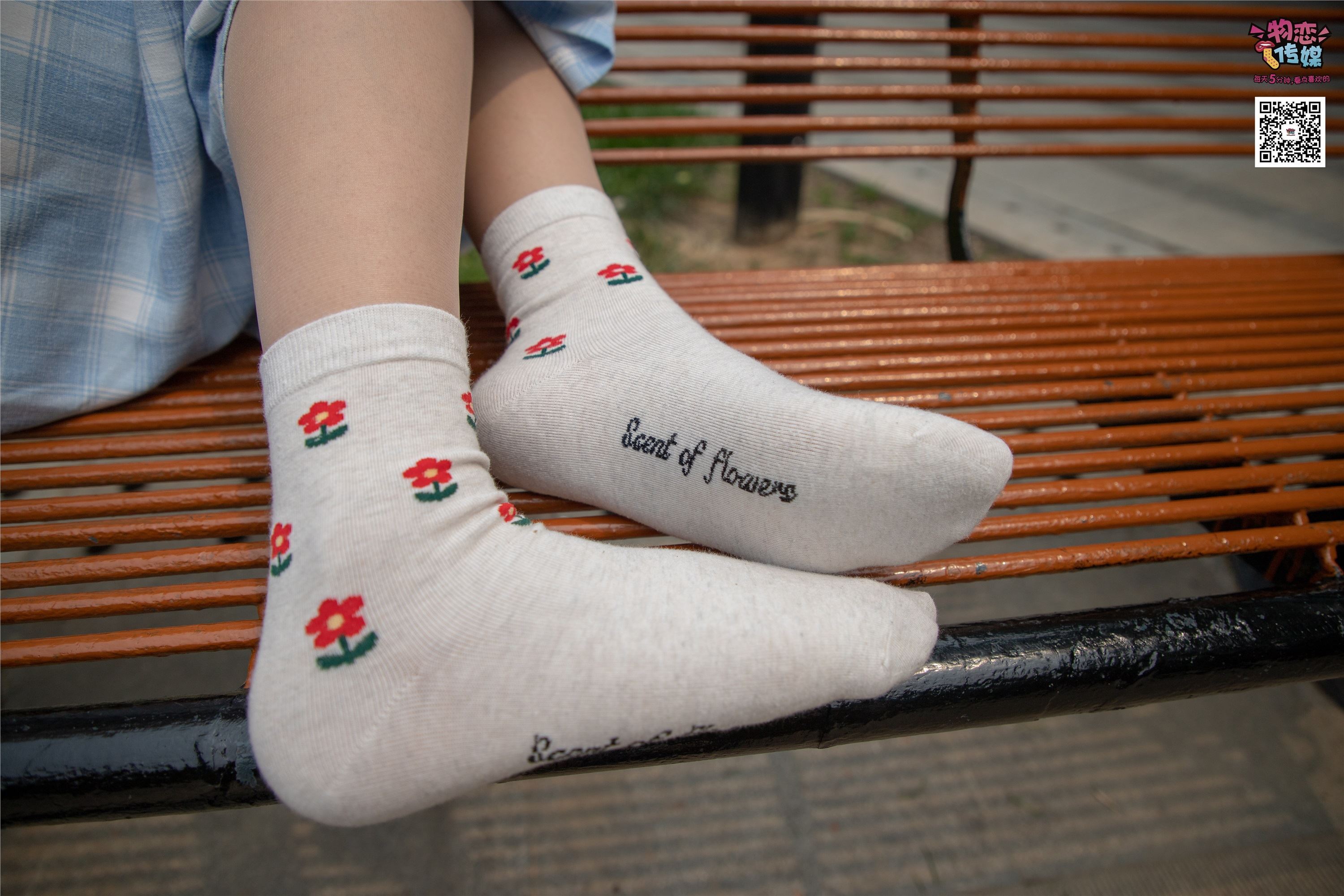 物恋传媒 No.016 经典就是不需挑片,透明肉丝配清纯白棉袜