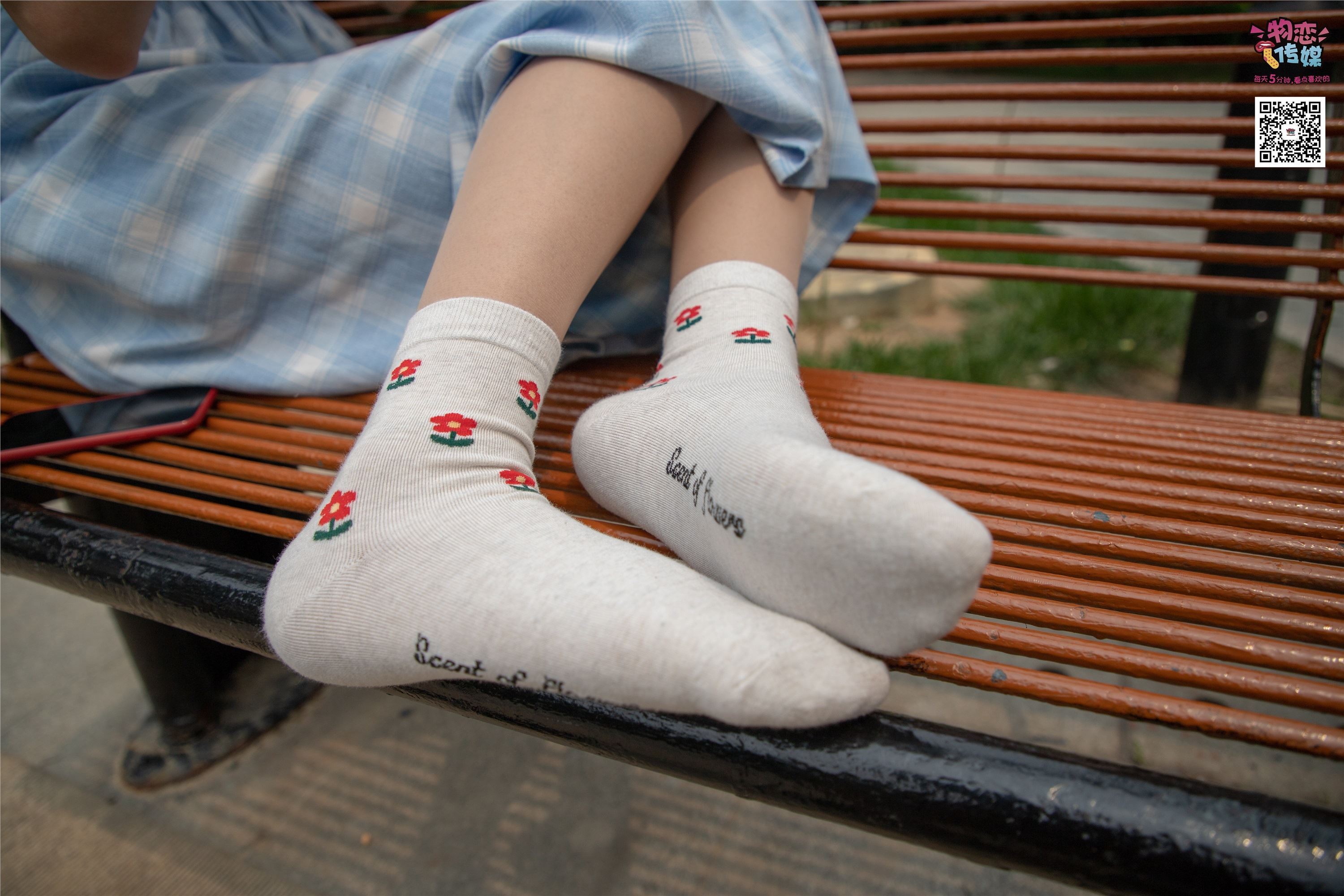 物恋传媒 No.016 经典就是不需挑片,透明肉丝配清纯白棉袜