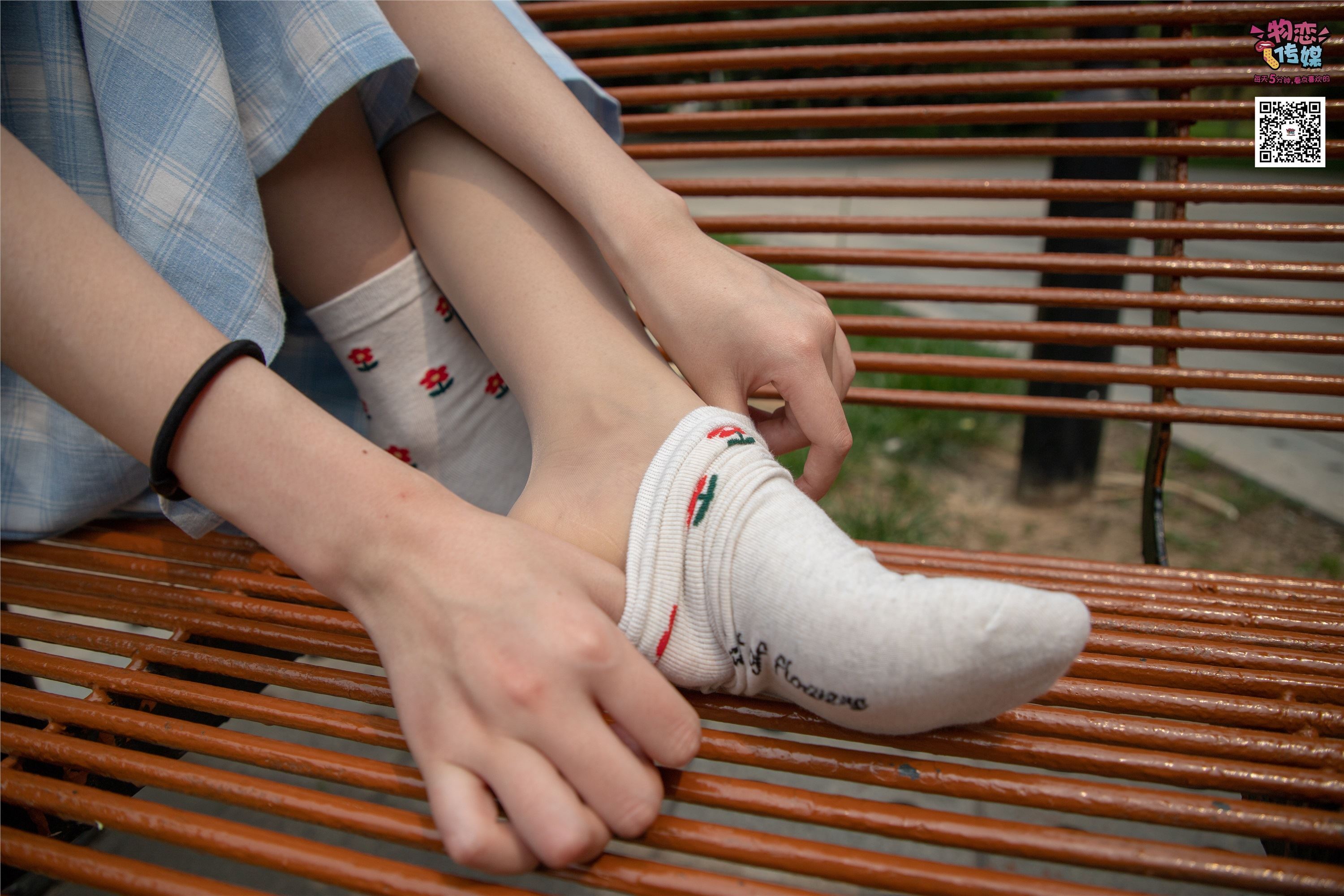 物恋传媒 No.016 经典就是不需挑片,透明肉丝配清纯白棉袜