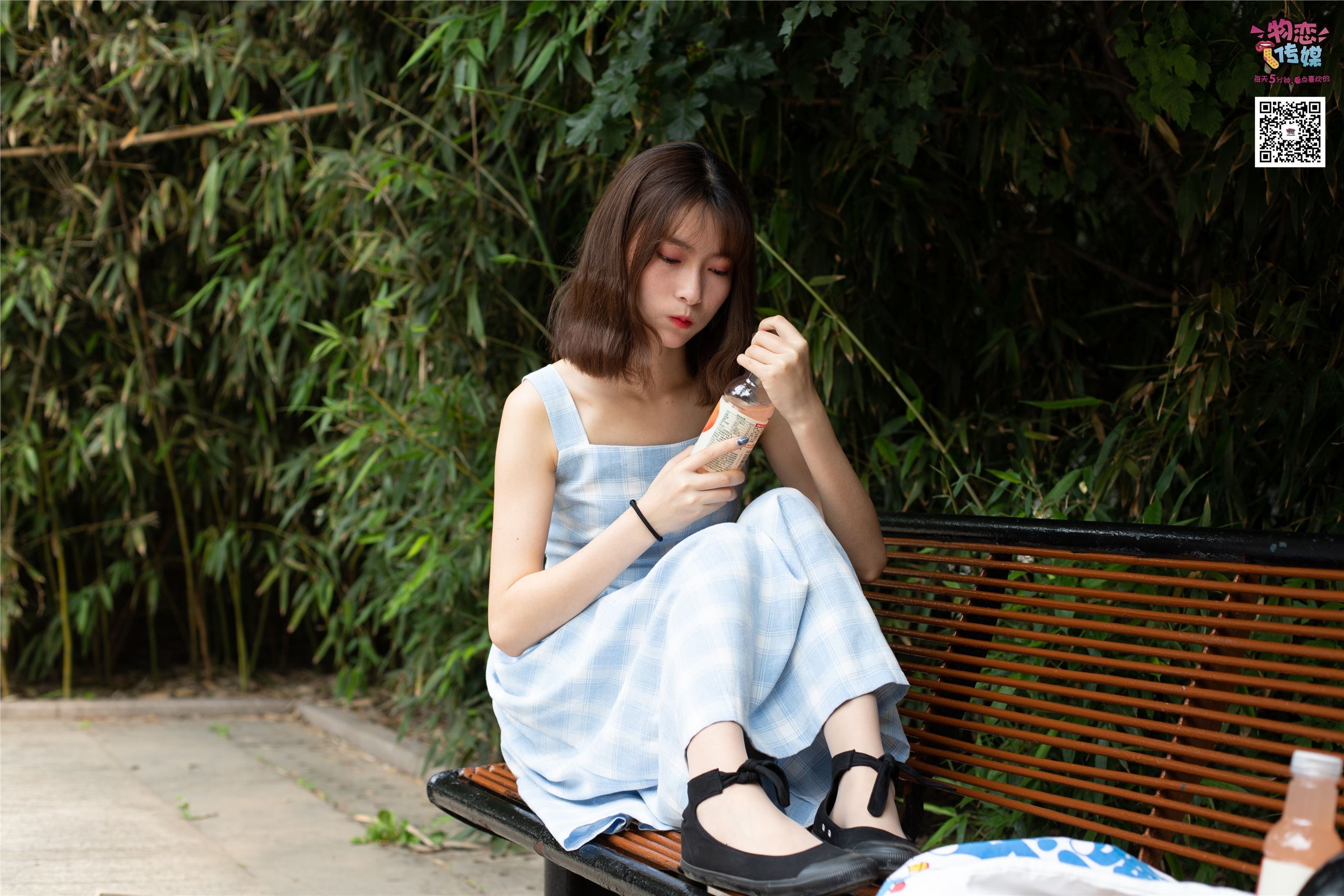 物恋传媒 No.016 经典就是不需挑片,透明肉丝配清纯白棉袜