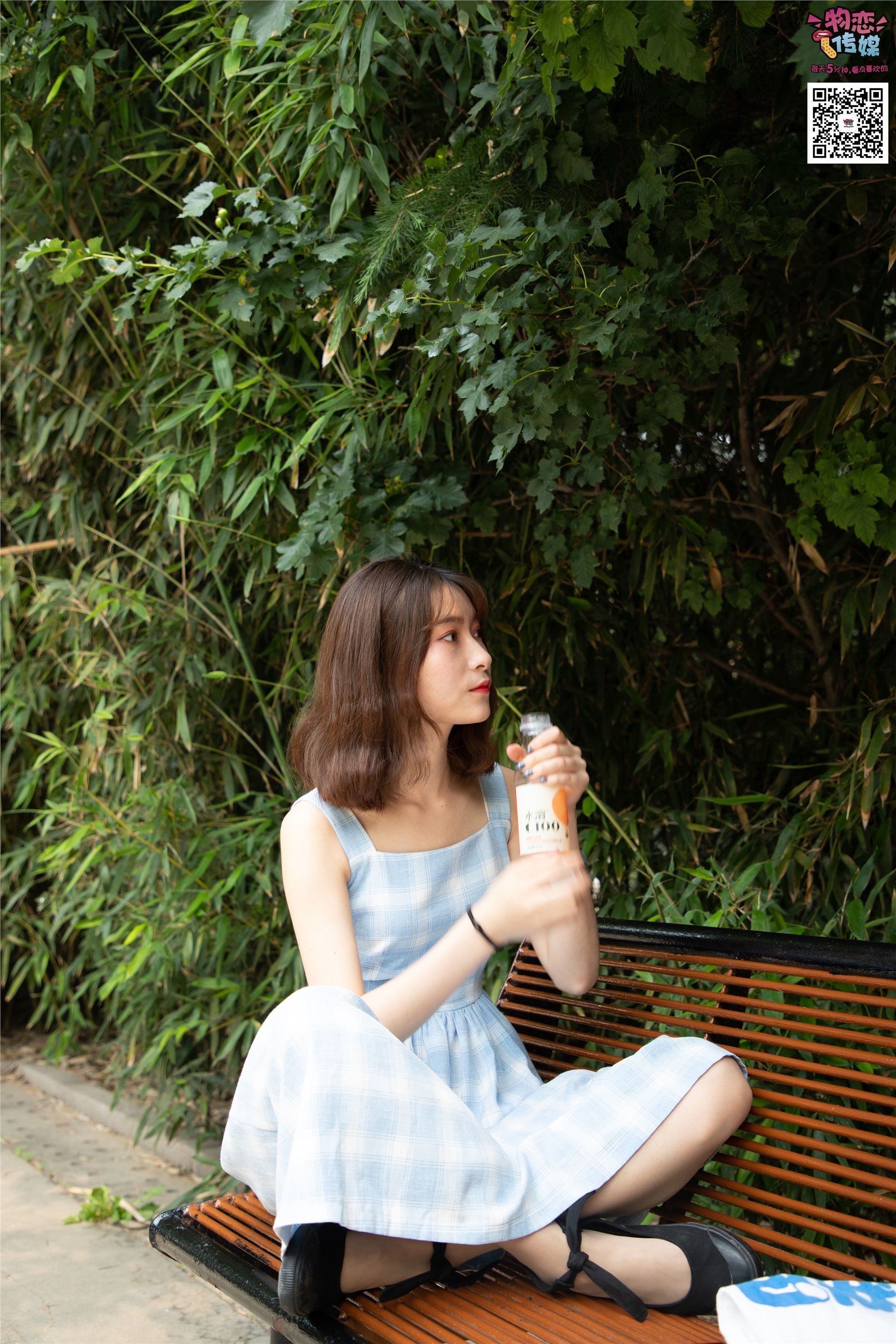 物恋传媒 No.016 经典就是不需挑片,透明肉丝配清纯白棉袜