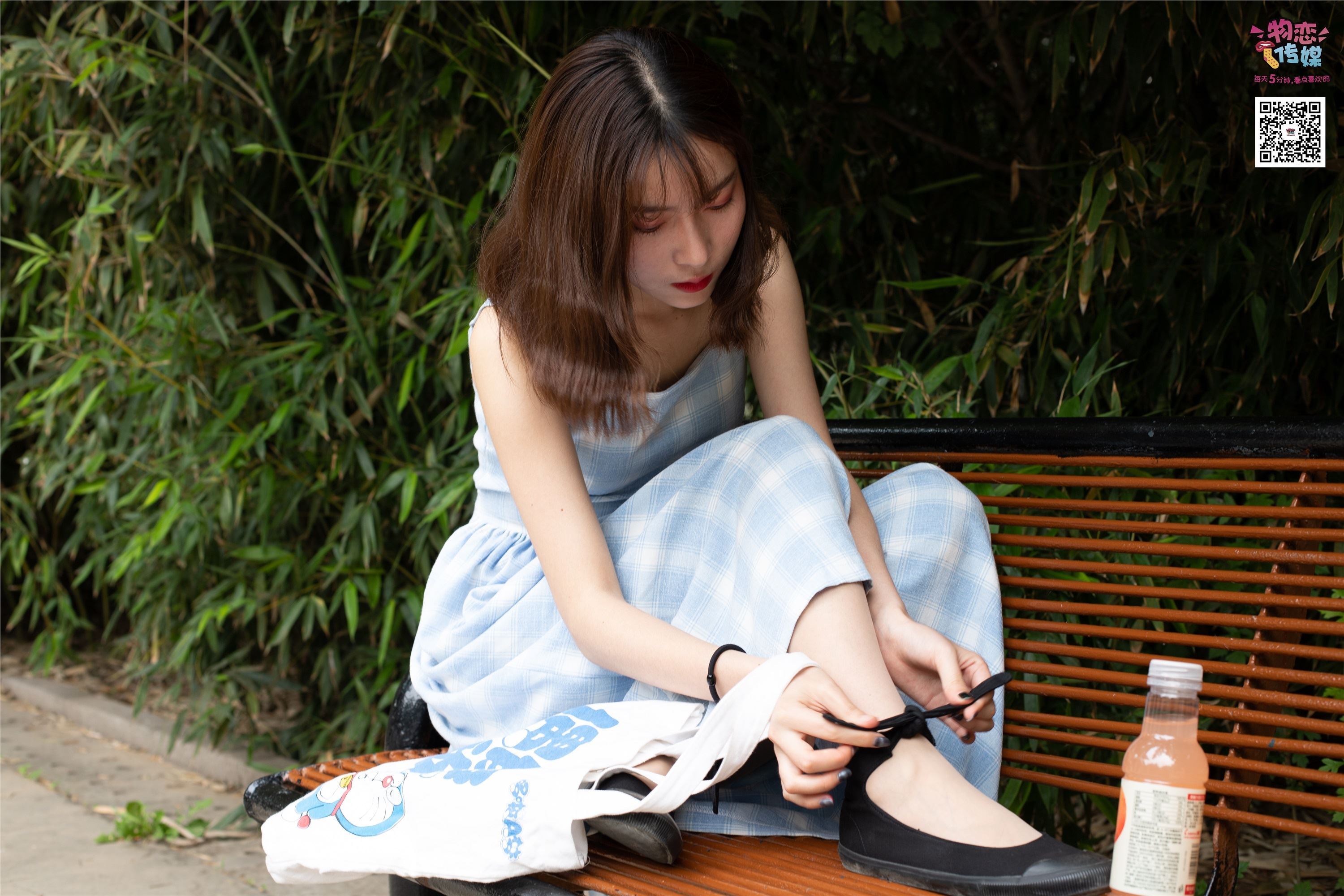 物恋传媒 No.016 经典就是不需挑片,透明肉丝配清纯白棉袜