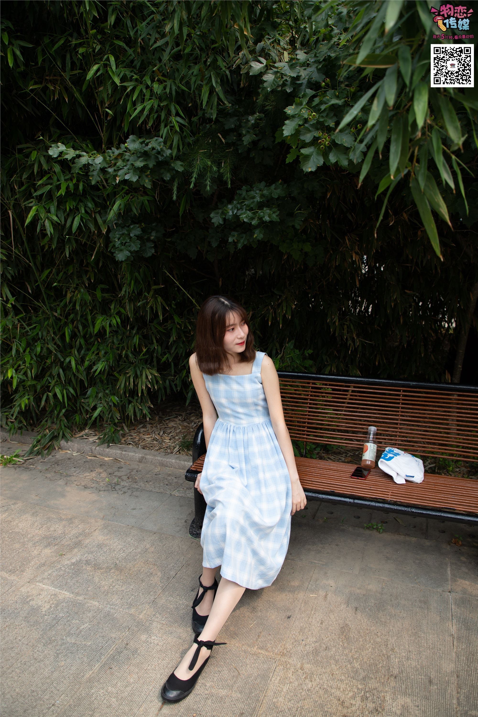 物恋传媒 No.016 经典就是不需挑片,透明肉丝配清纯白棉袜