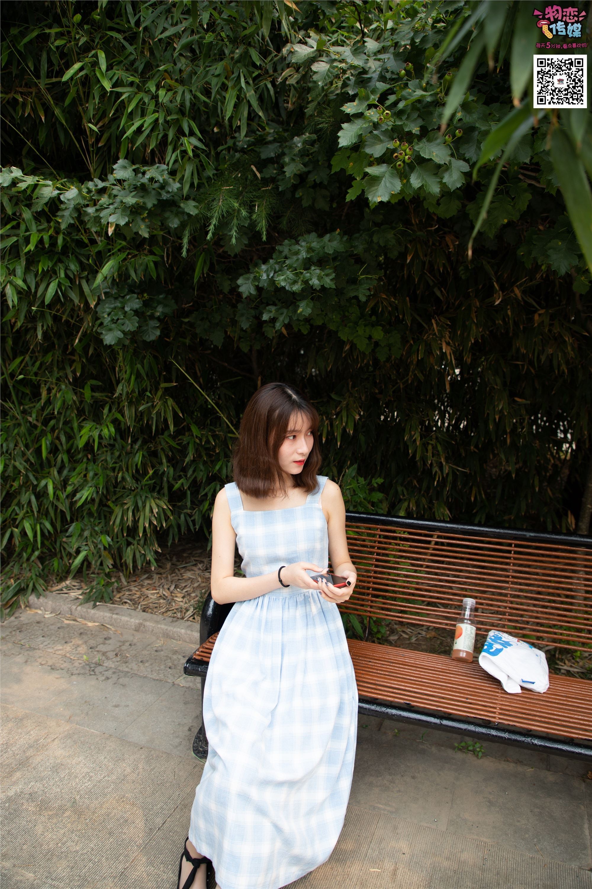 物恋传媒 No.016 经典就是不需挑片,透明肉丝配清纯白棉袜