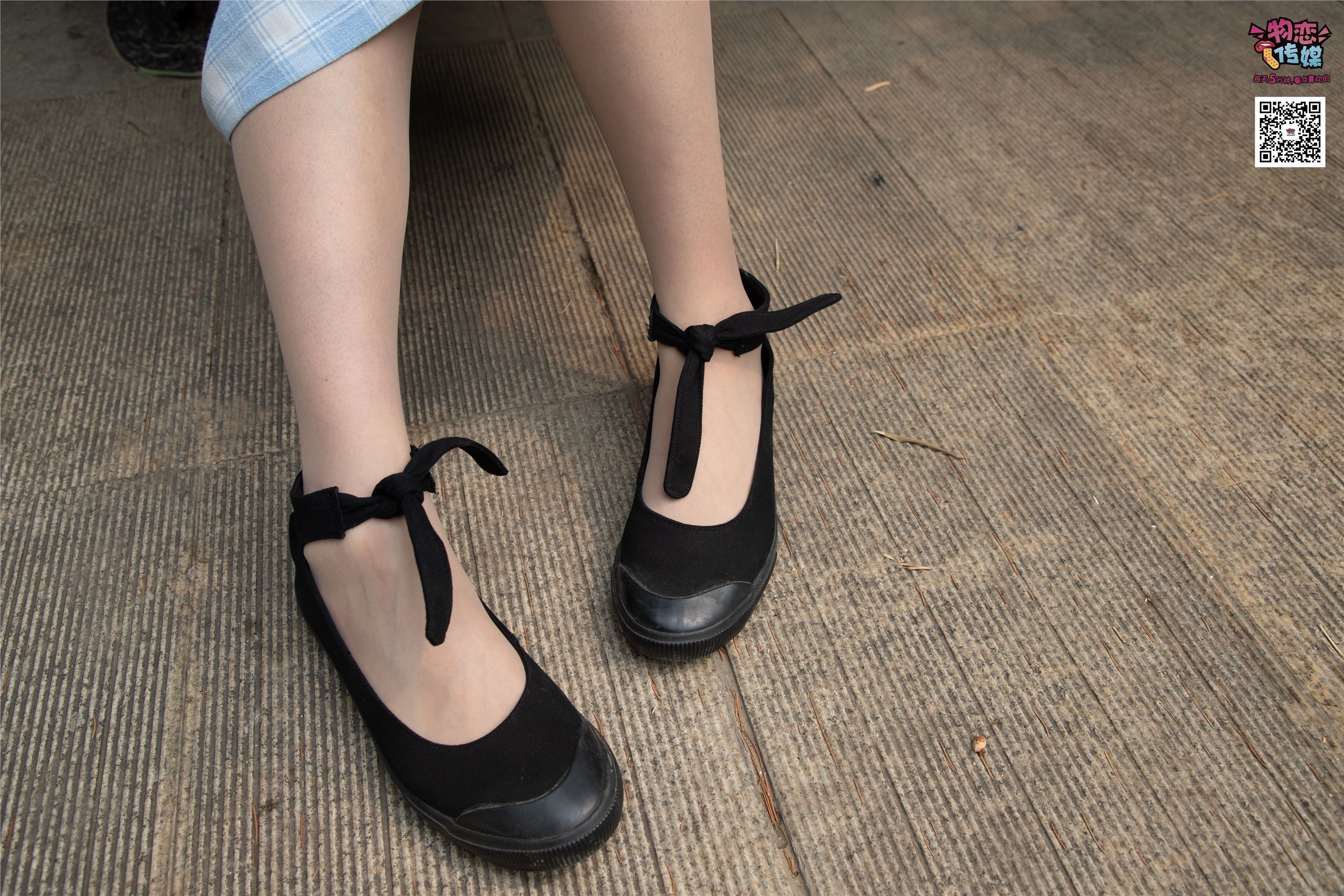 物恋传媒 No.016 经典就是不需挑片,透明肉丝配清纯白棉袜