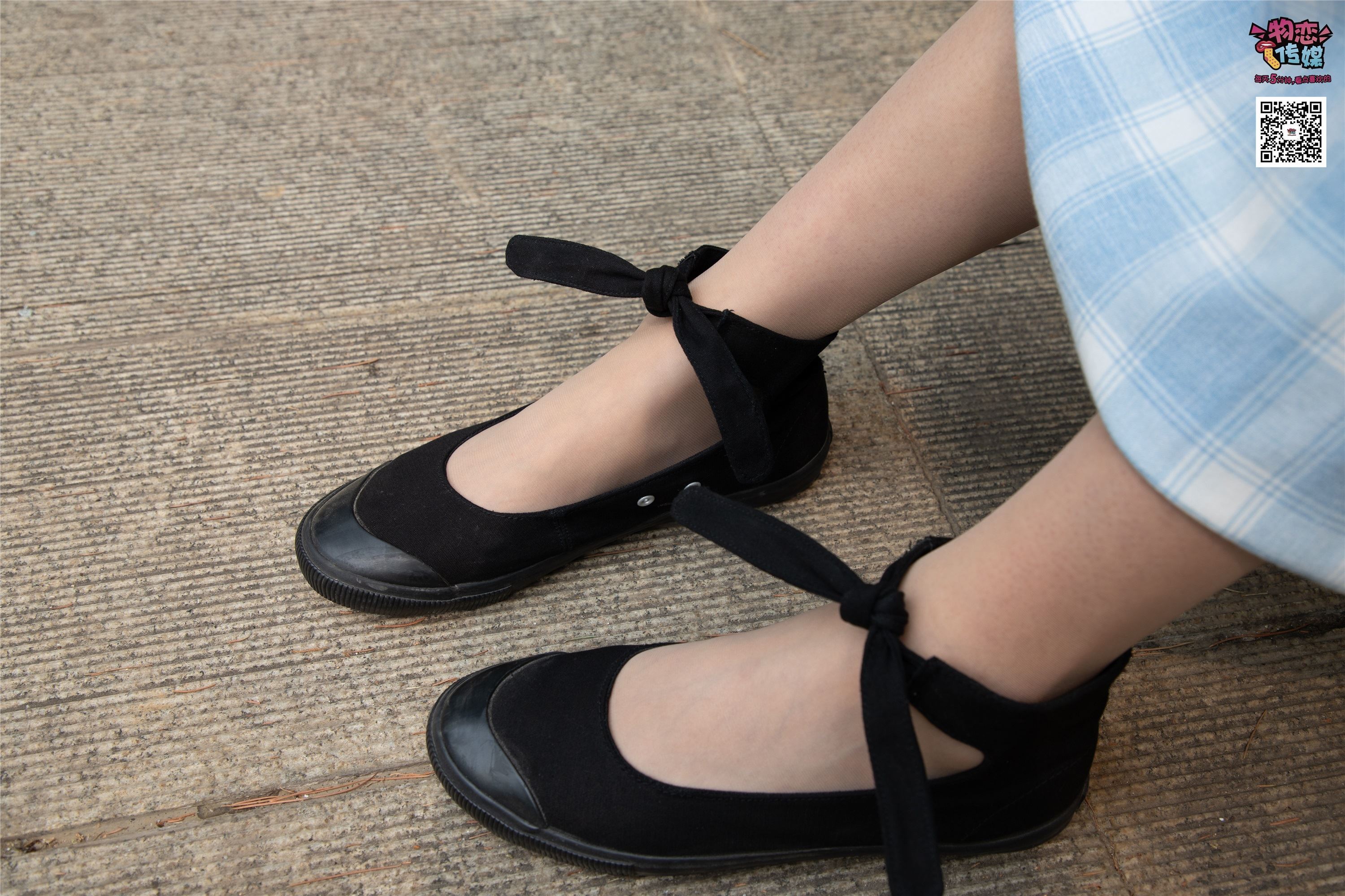 物恋传媒 No.016 经典就是不需挑片,透明肉丝配清纯白棉袜