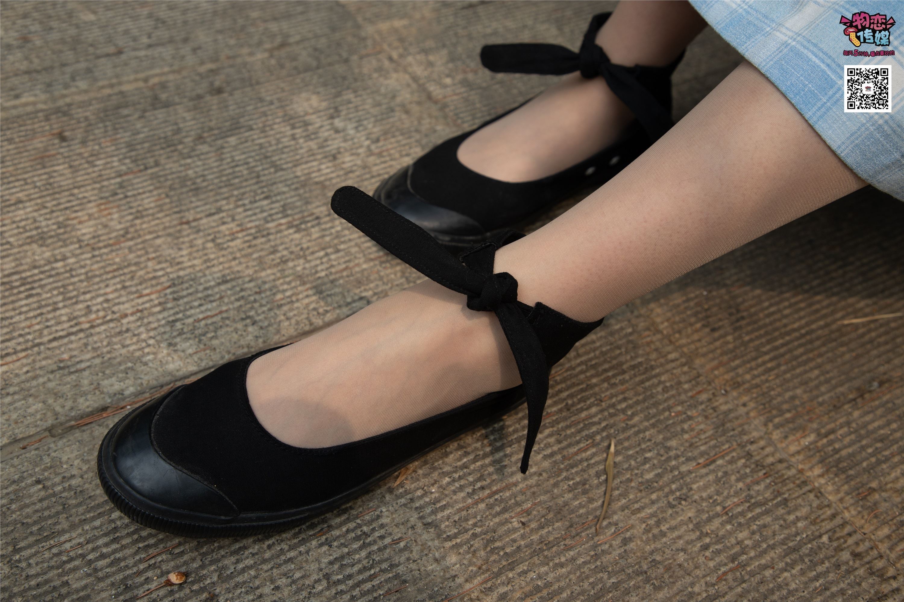 物恋传媒 No.016 经典就是不需挑片,透明肉丝配清纯白棉袜