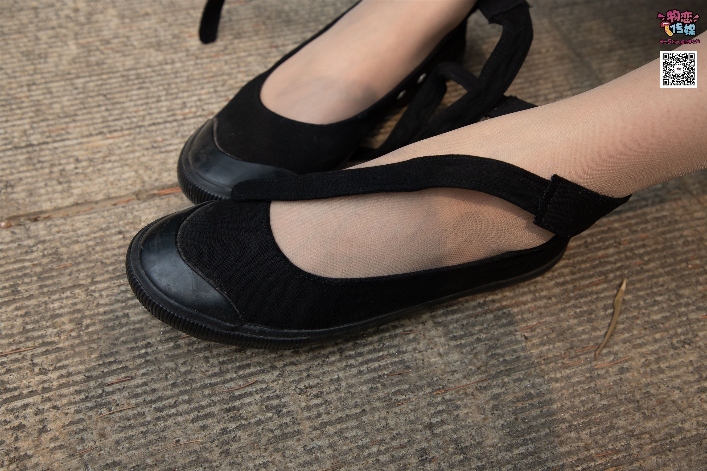 物恋传媒 No.016 经典就是不需挑片,透明肉丝配清纯白棉袜