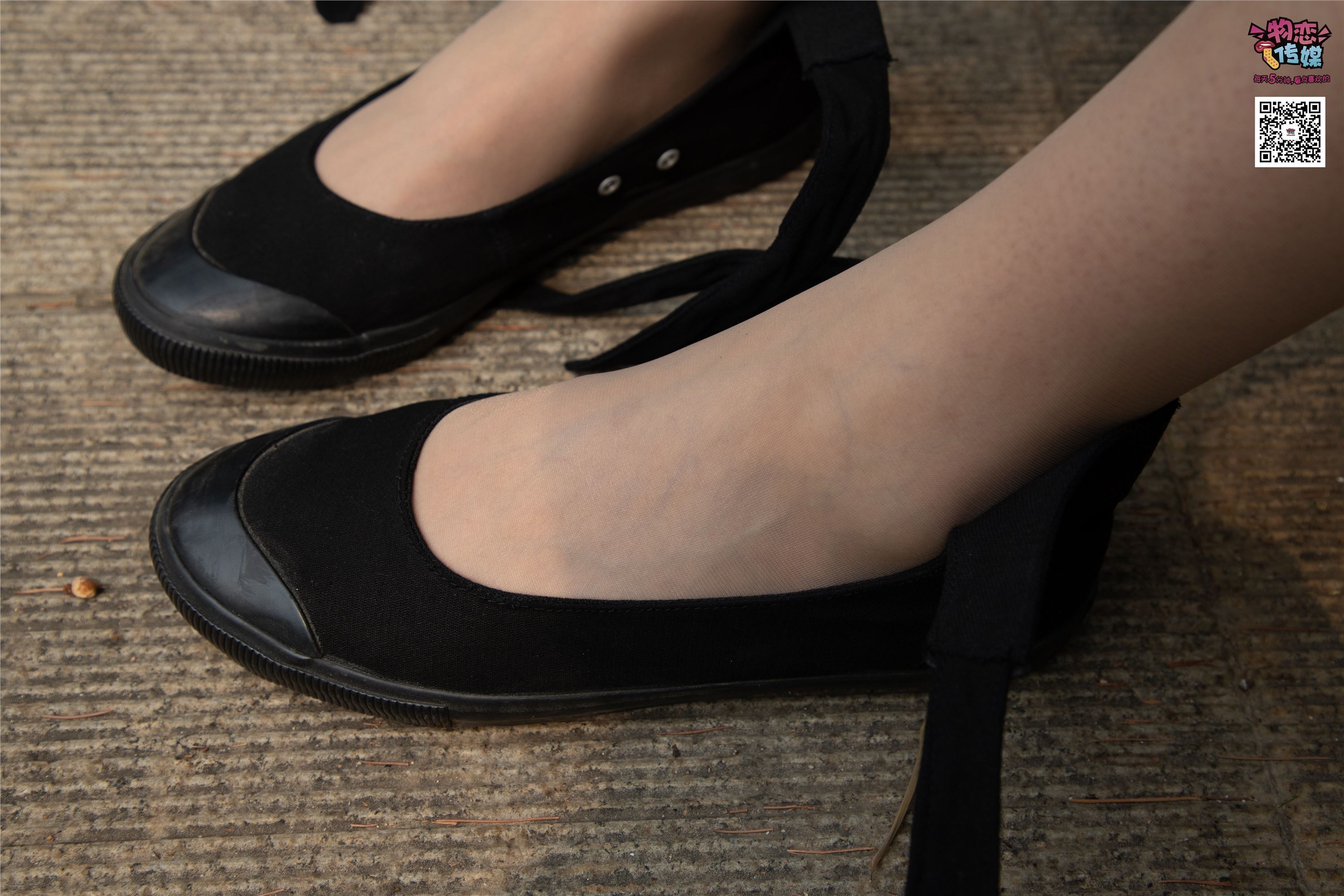 物恋传媒 No.016 经典就是不需挑片,透明肉丝配清纯白棉袜