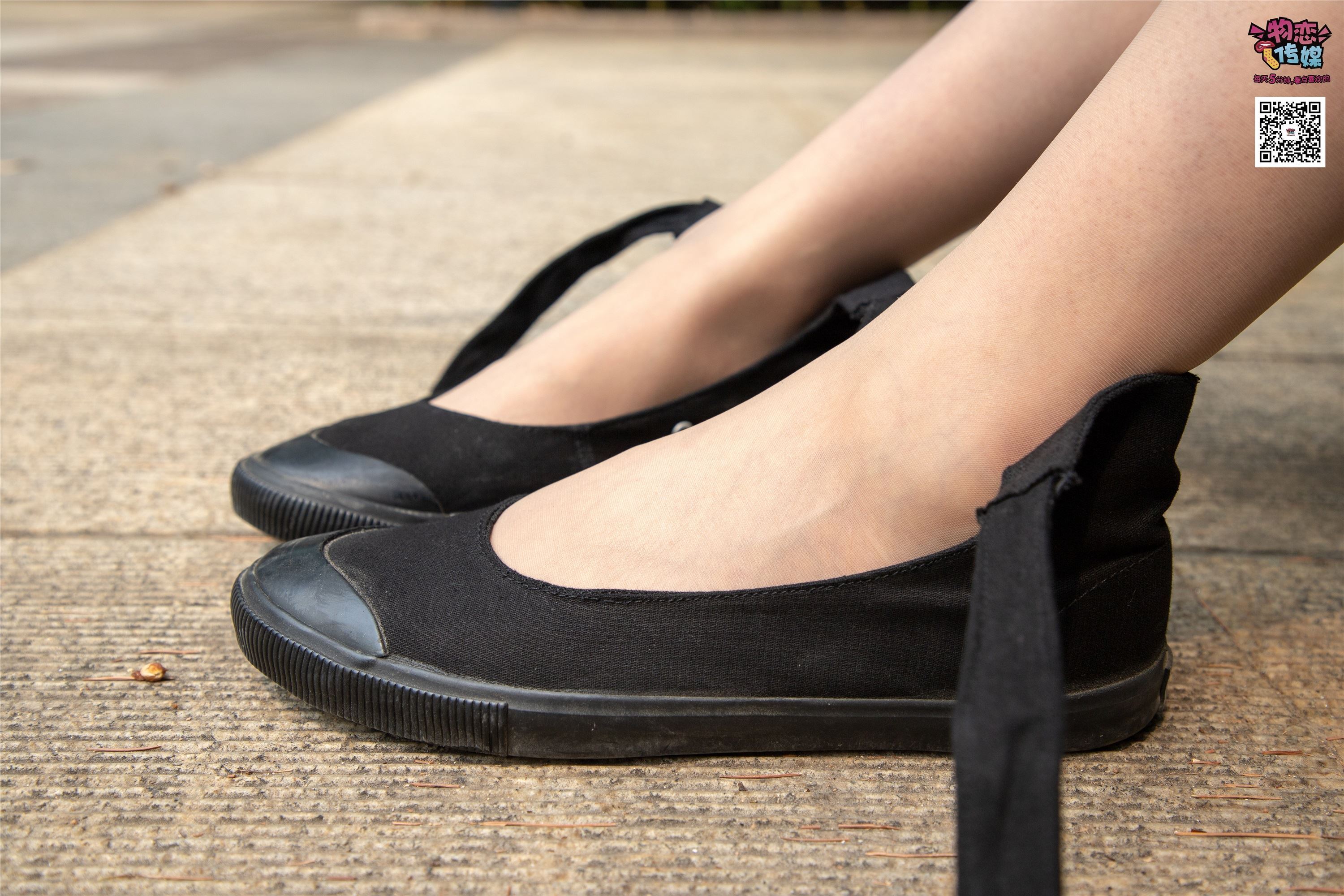 物恋传媒 No.016 经典就是不需挑片,透明肉丝配清纯白棉袜