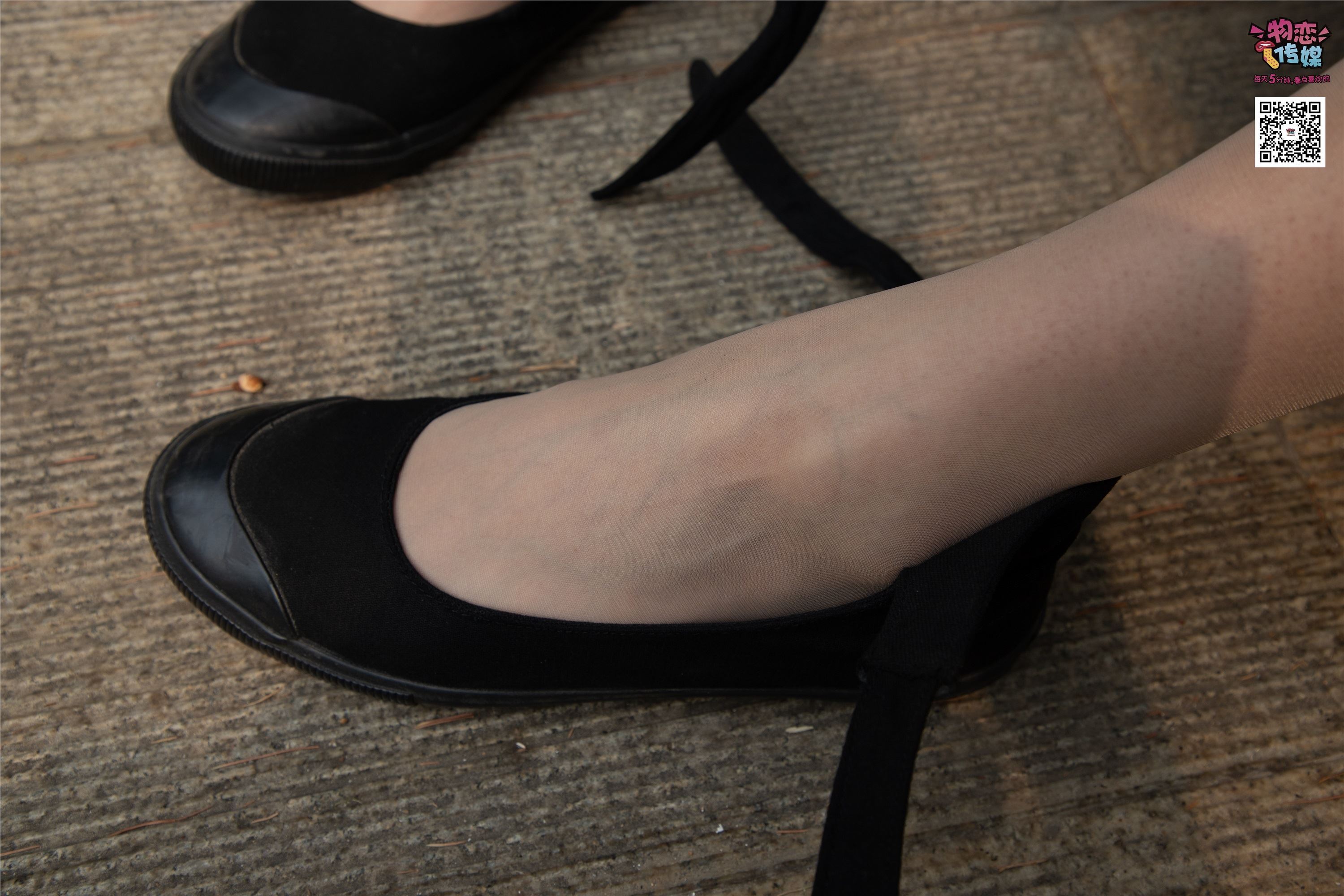 物恋传媒 No.016 经典就是不需挑片,透明肉丝配清纯白棉袜