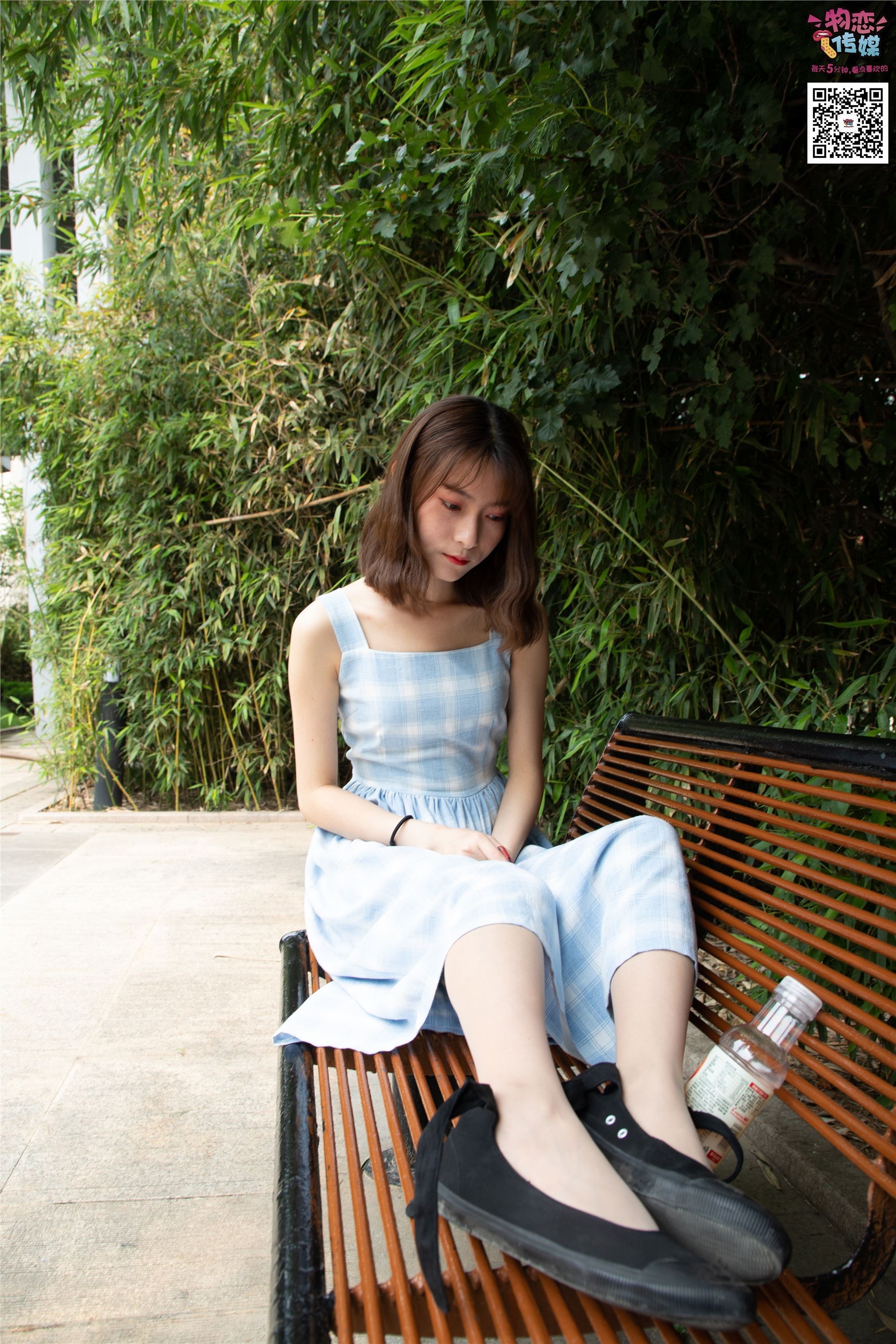 物恋传媒 No.016 经典就是不需挑片,透明肉丝配清纯白棉袜