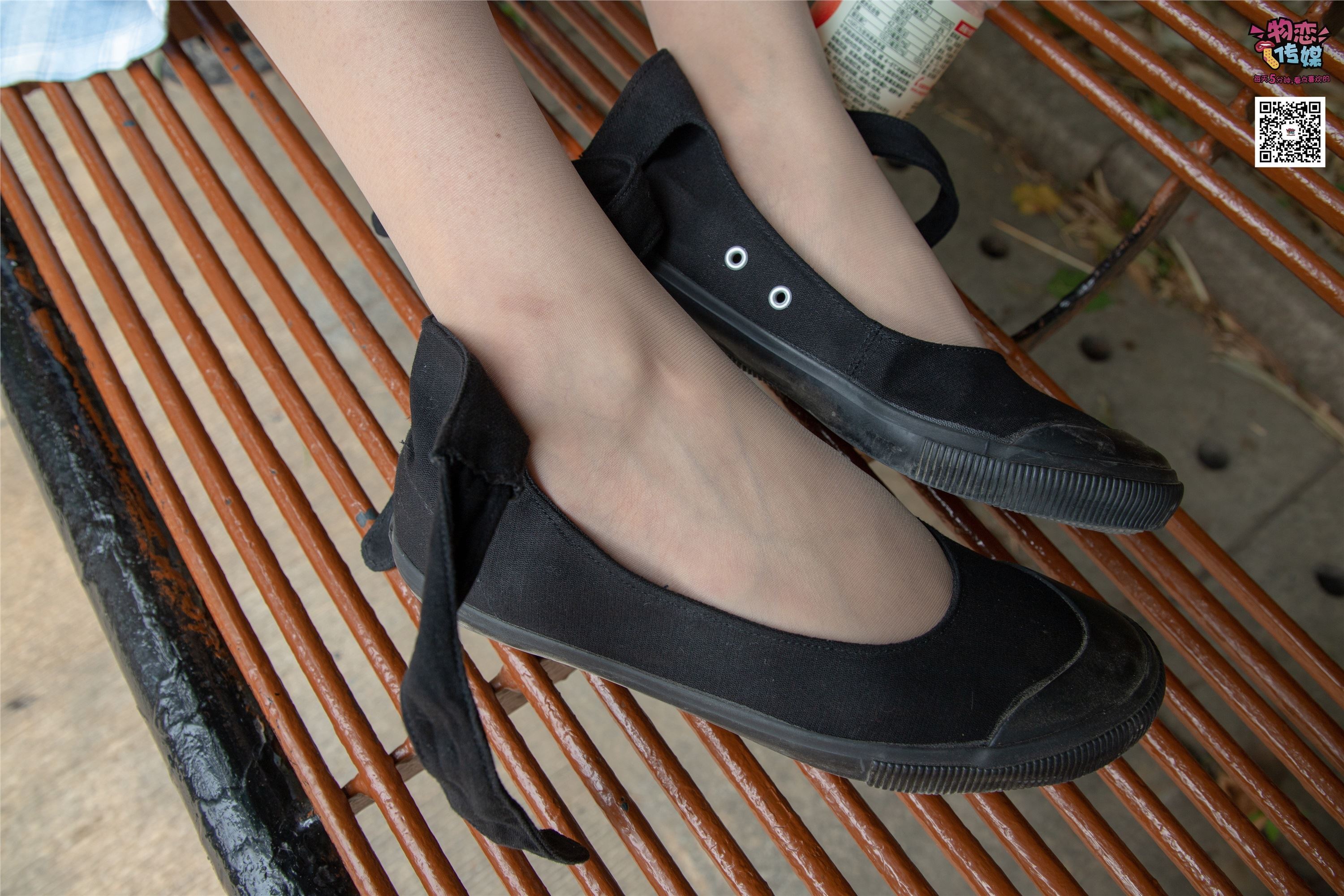 物恋传媒 No.016 经典就是不需挑片,透明肉丝配清纯白棉袜