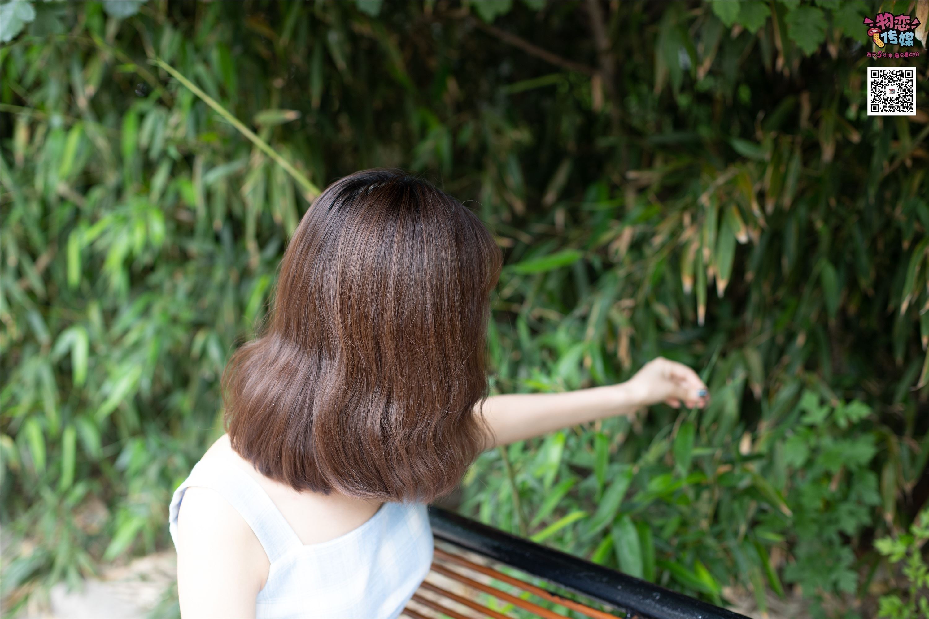 物恋传媒 No.016 经典就是不需挑片,透明肉丝配清纯白棉袜