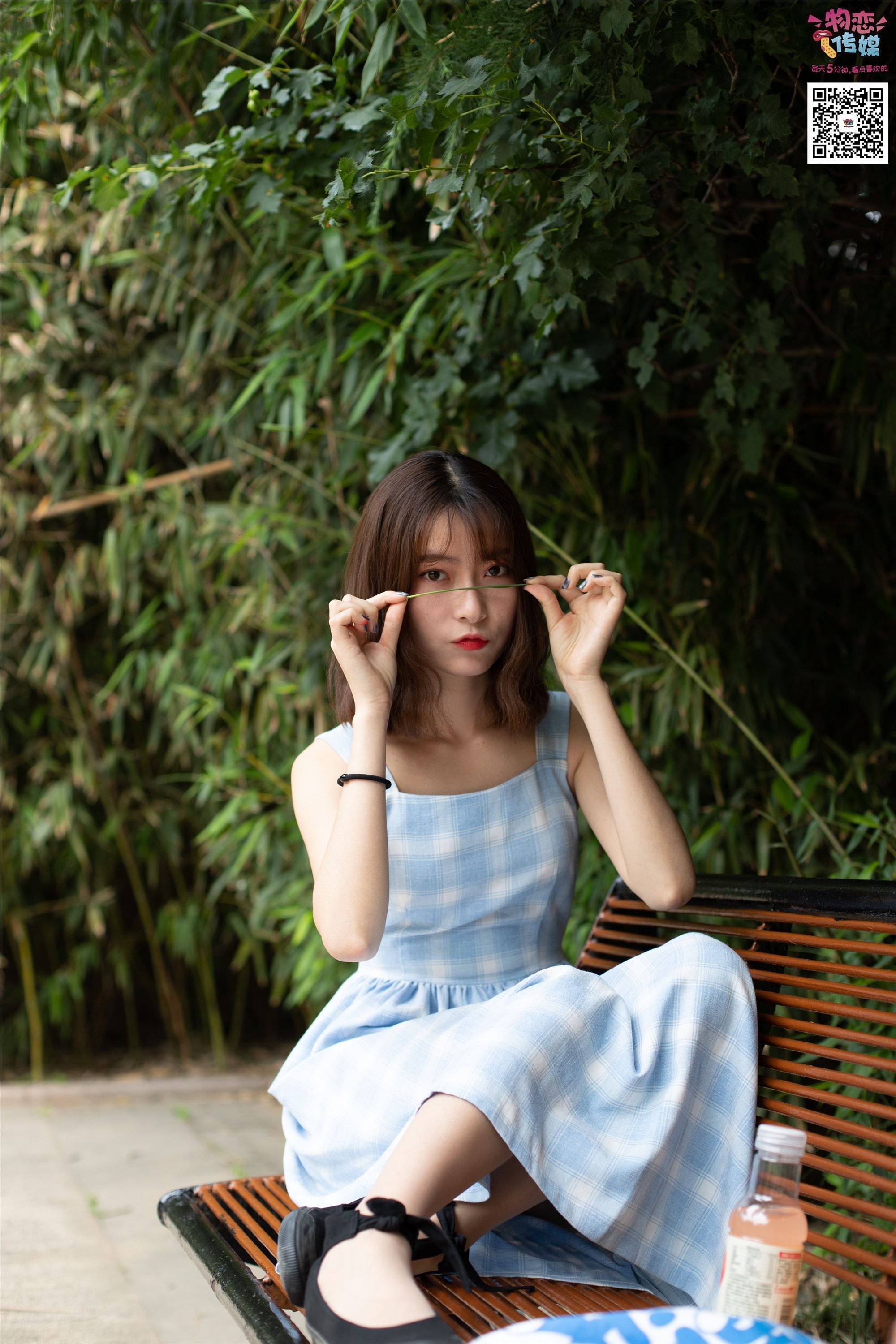 物恋传媒 No.016 经典就是不需挑片,透明肉丝配清纯白棉袜