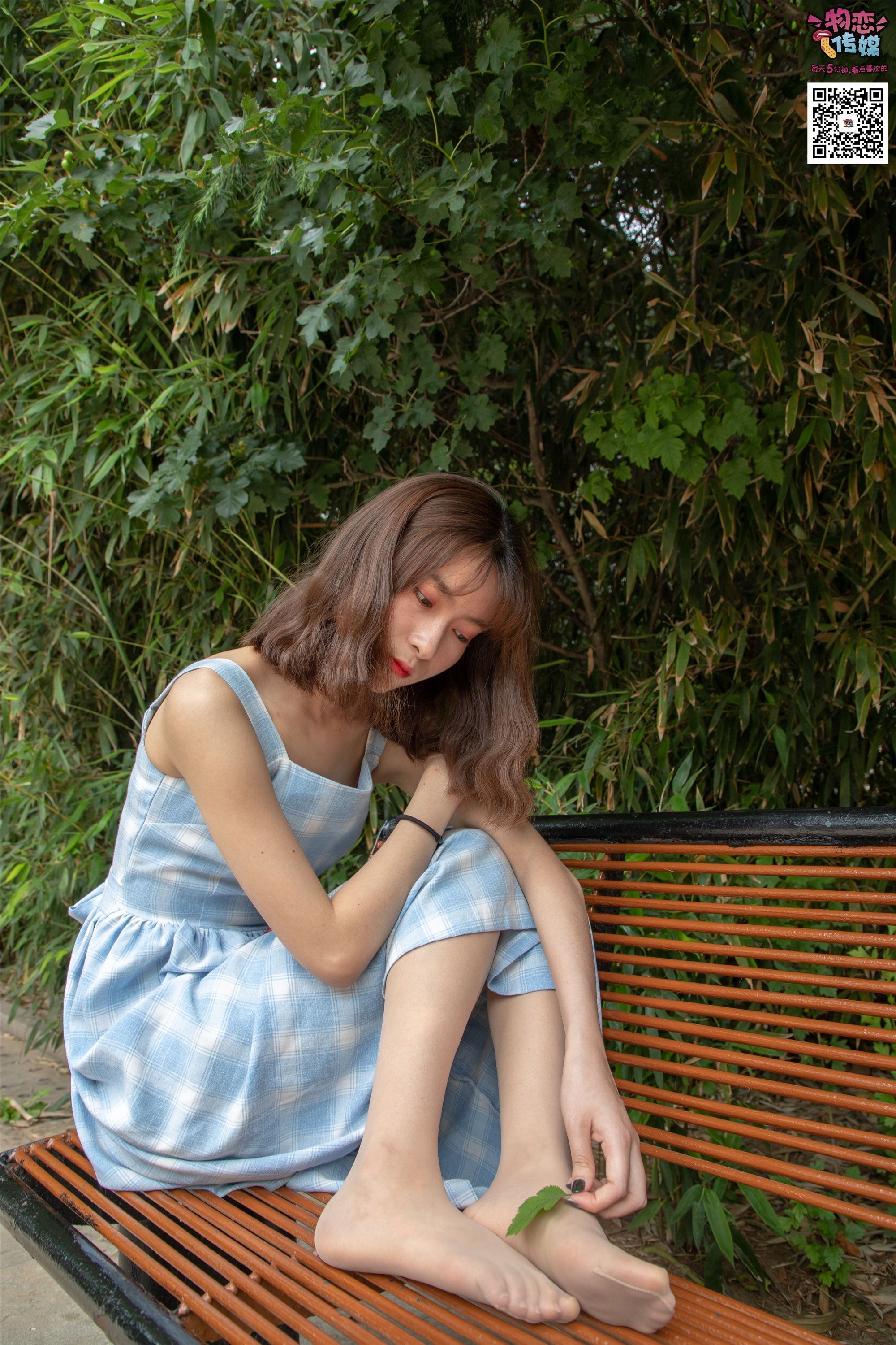 物恋传媒 No.016 经典就是不需挑片,透明肉丝配清纯白棉袜