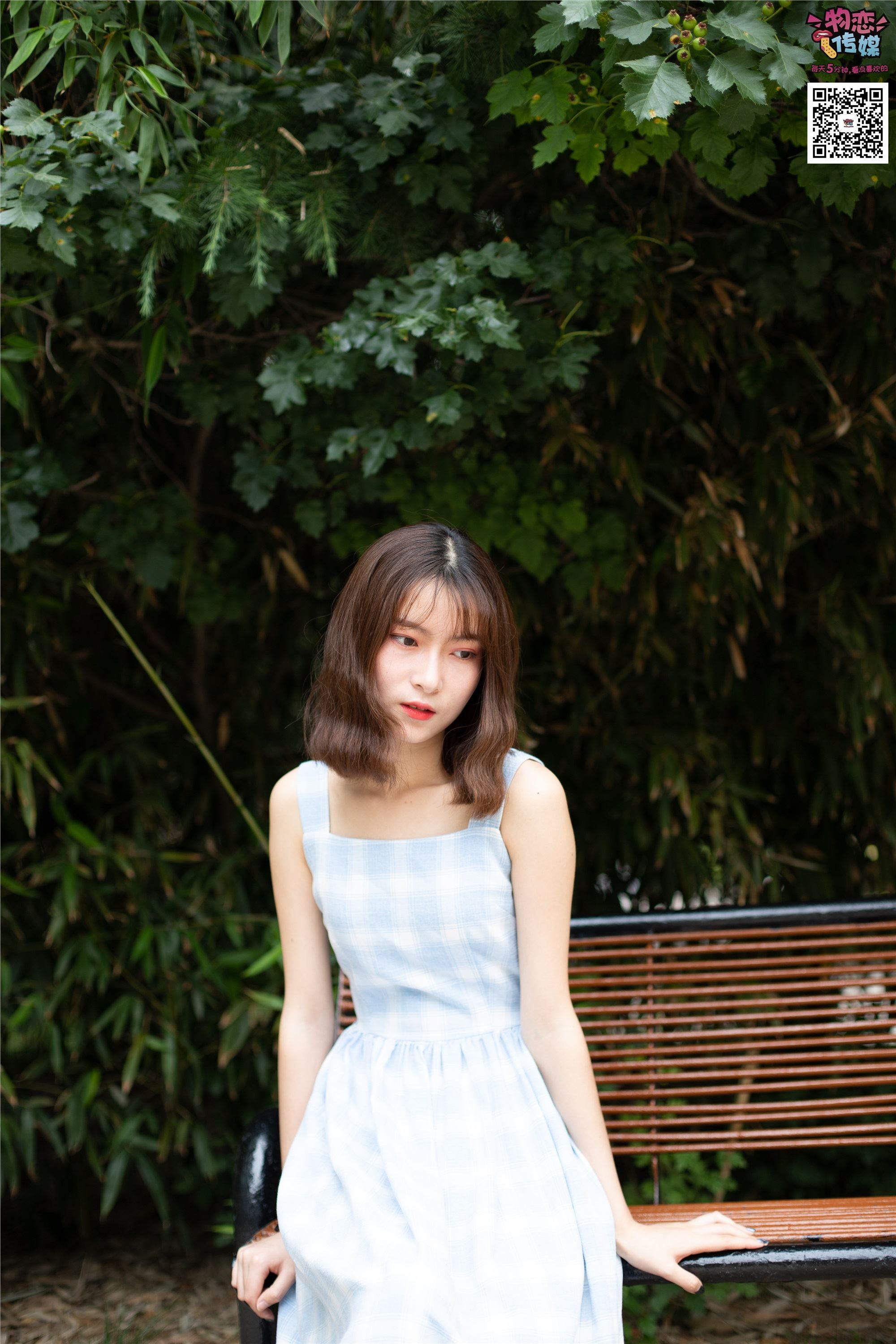 物恋传媒 No.016 经典就是不需挑片,透明肉丝配清纯白棉袜