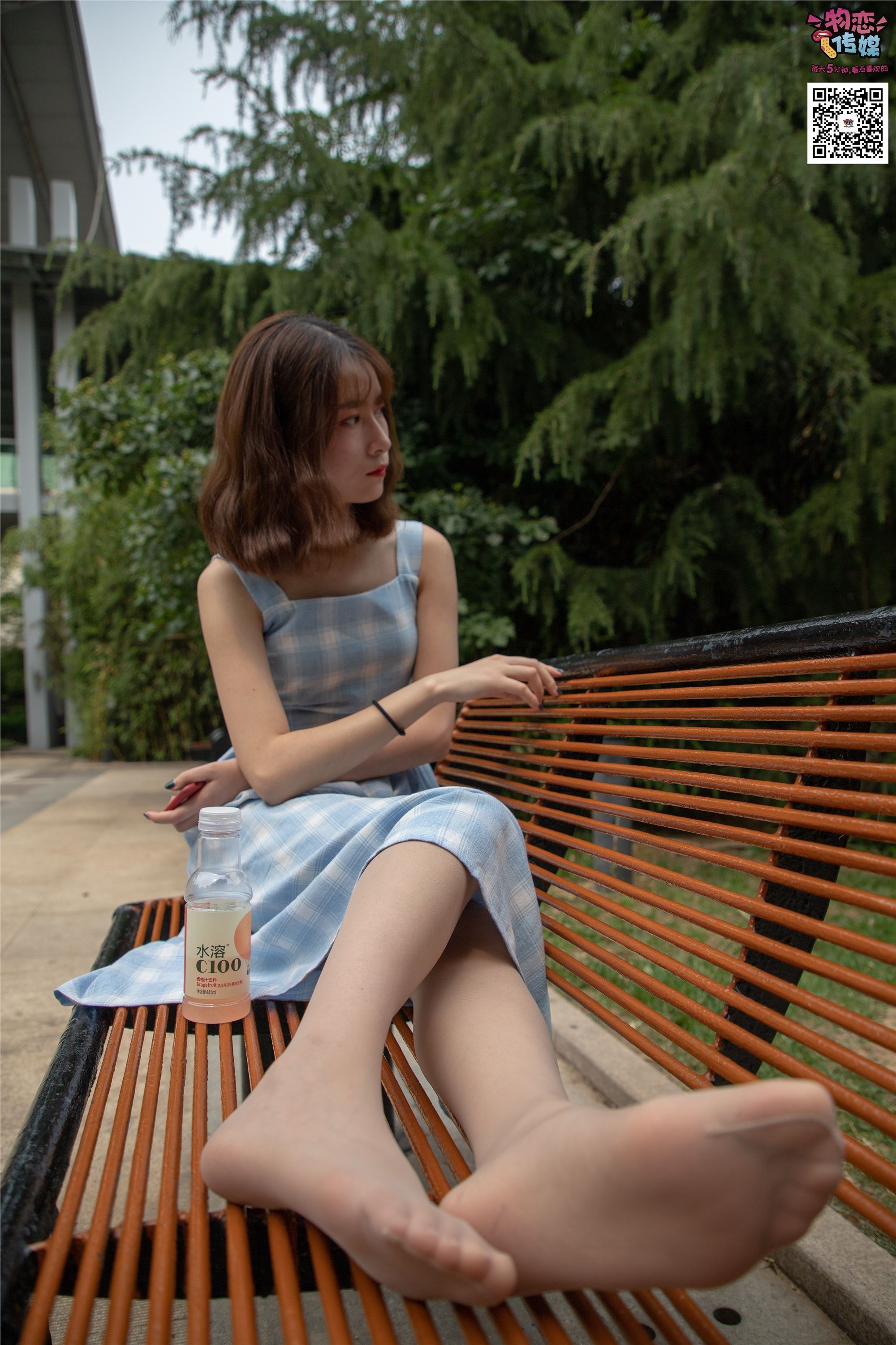 物恋传媒 No.016 经典就是不需挑片,透明肉丝配清纯白棉袜