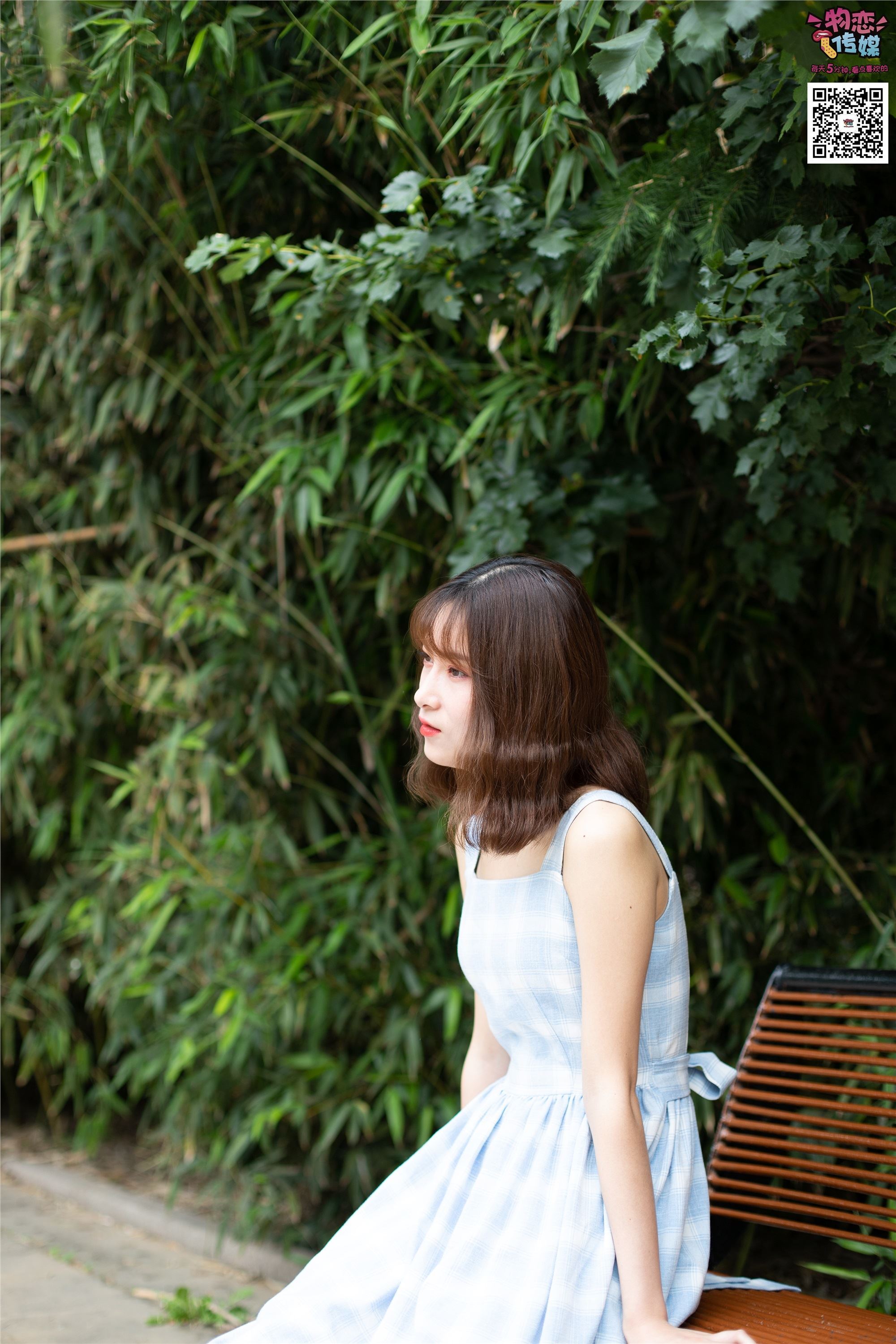 物恋传媒 No.016 经典就是不需挑片,透明肉丝配清纯白棉袜