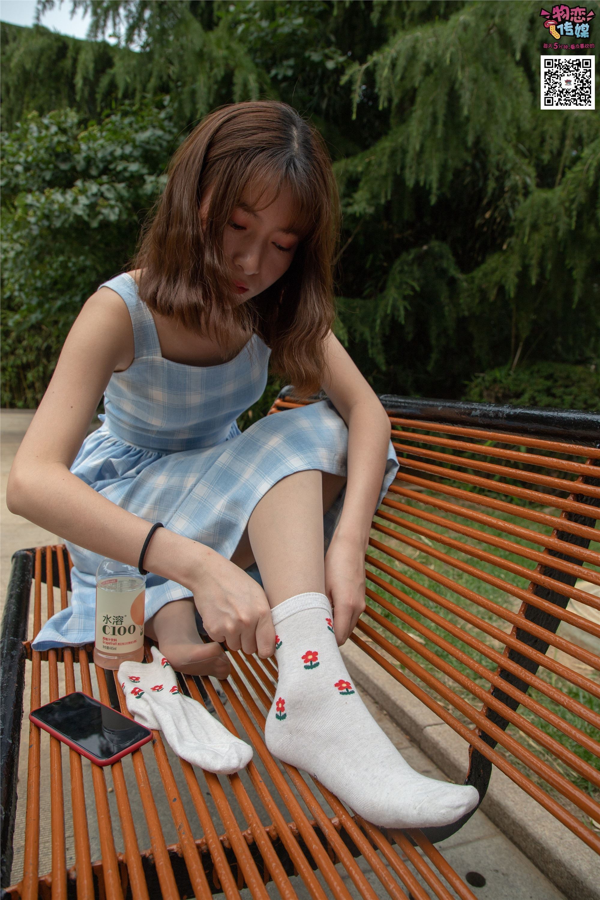 物恋传媒 No.016 经典就是不需挑片,透明肉丝配清纯白棉袜