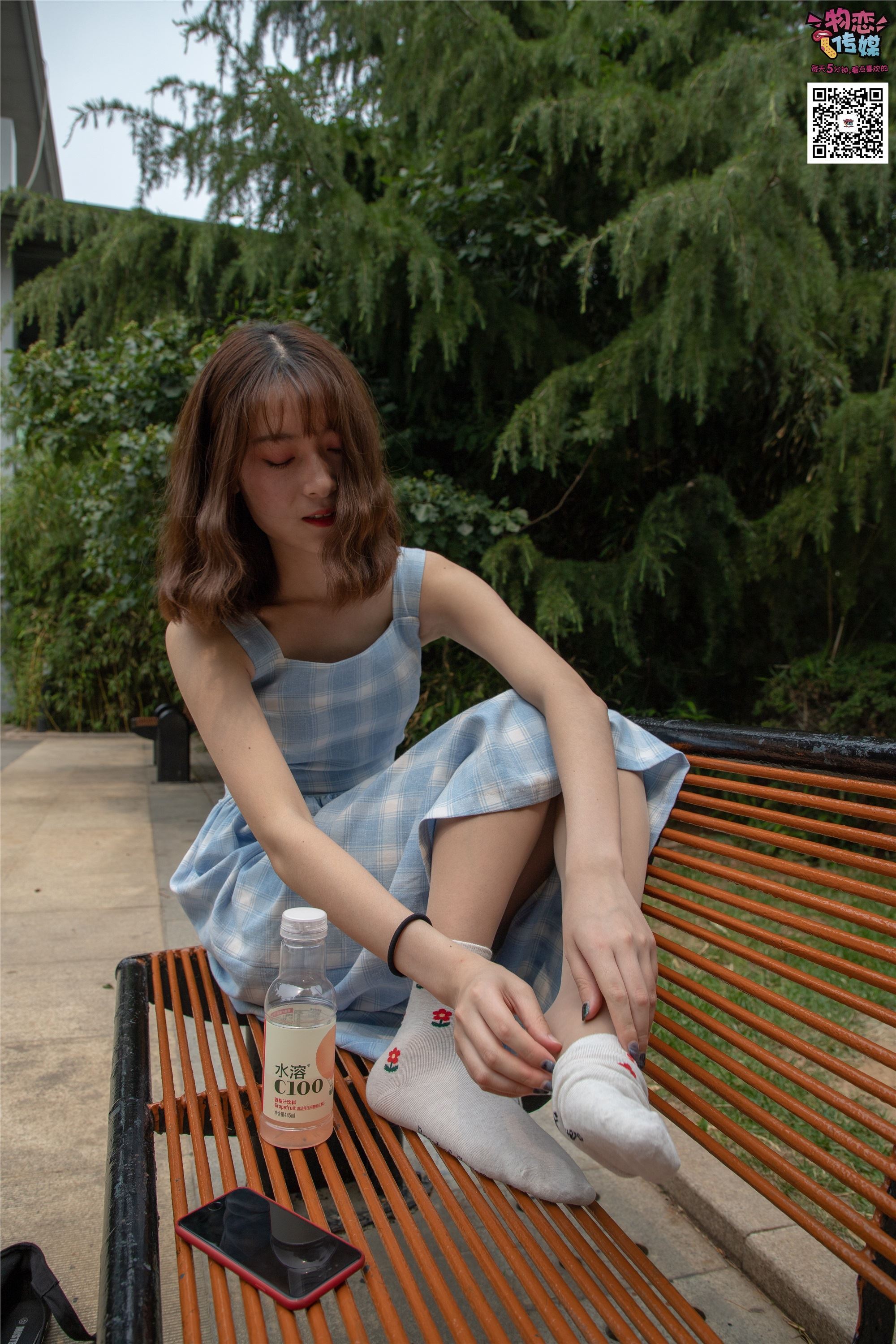 物恋传媒 No.016 经典就是不需挑片,透明肉丝配清纯白棉袜