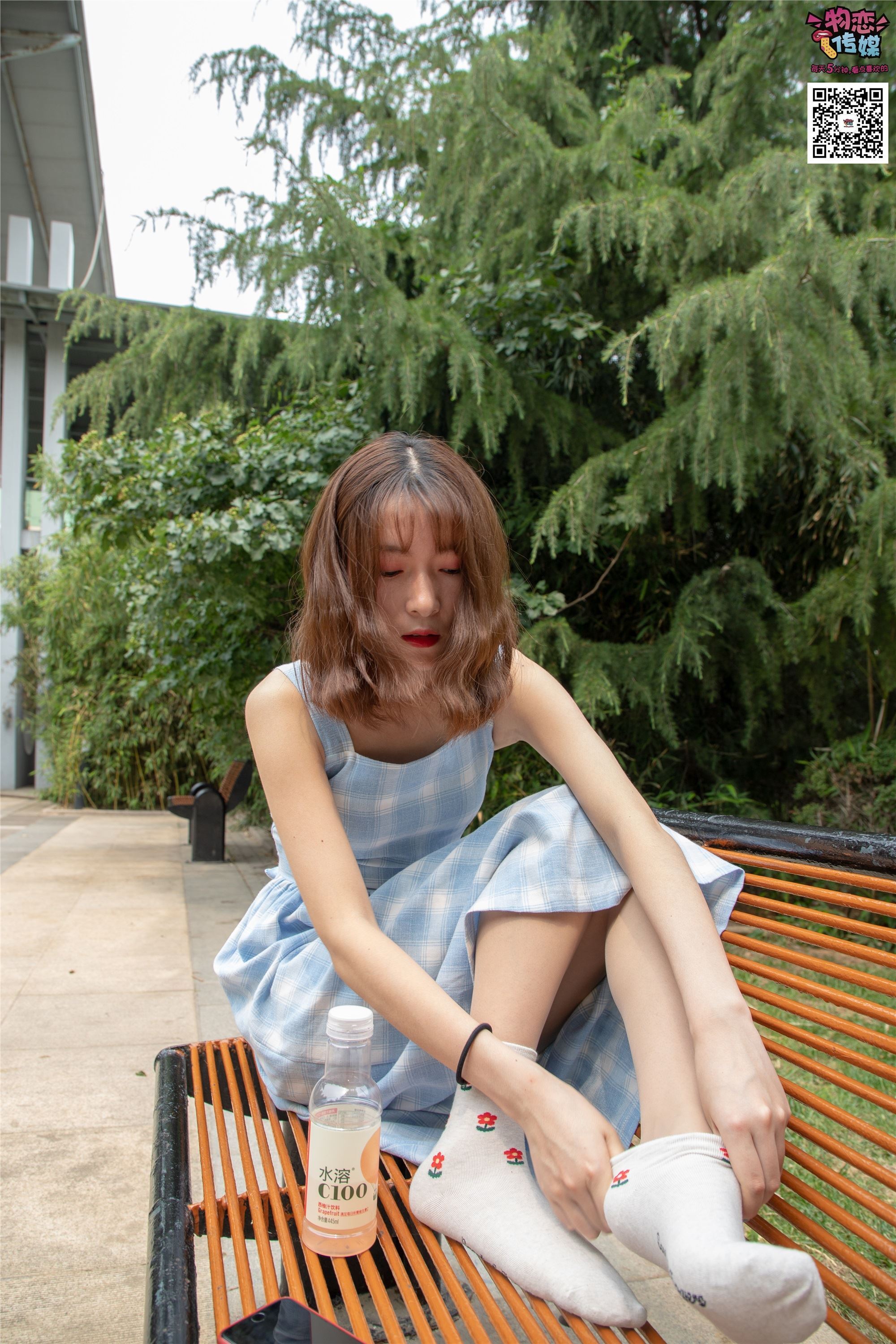 物恋传媒 No.016 经典就是不需挑片,透明肉丝配清纯白棉袜