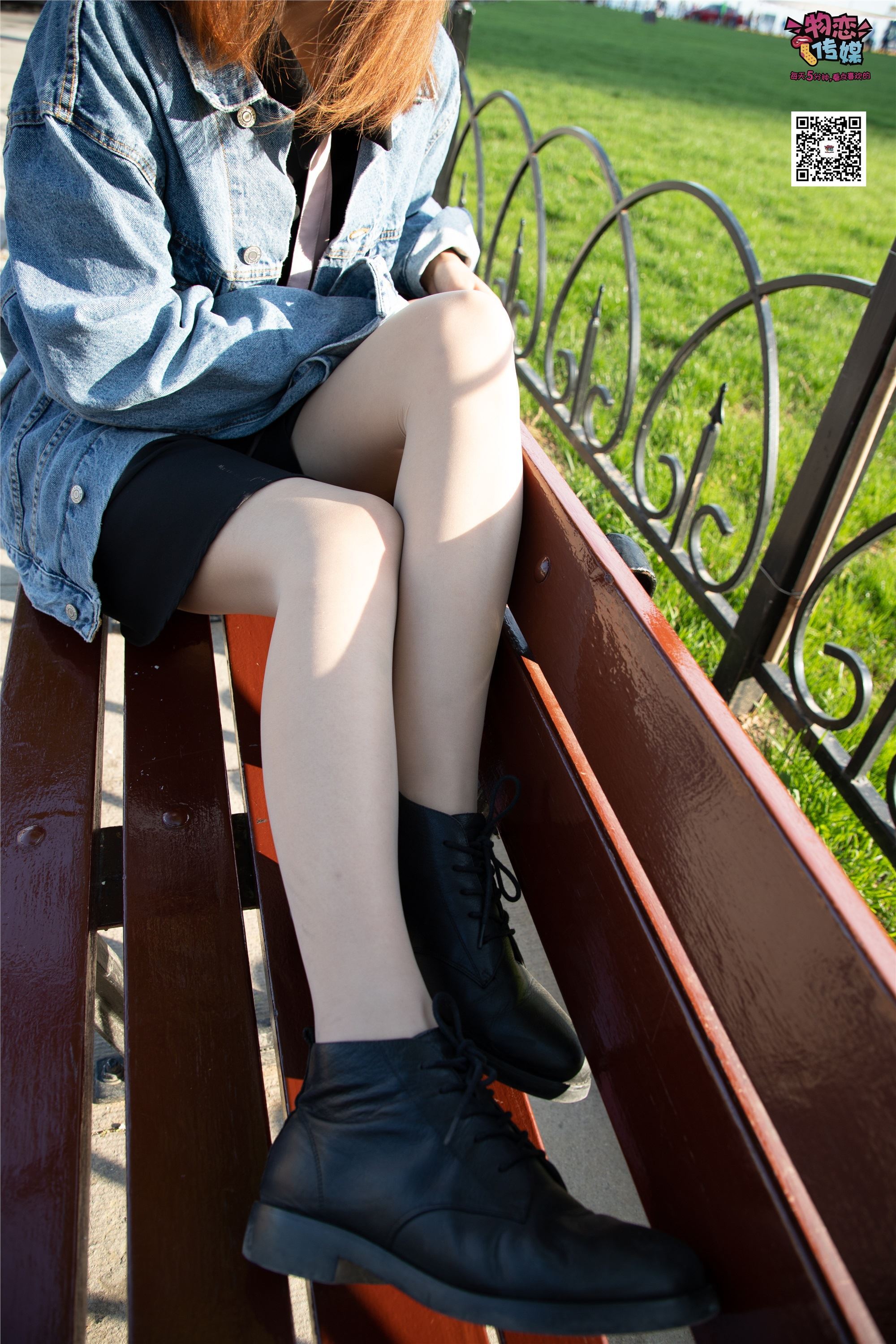 物恋传媒 No.018 清纯的小姐姐哦,透明肉丝加小皮鞋