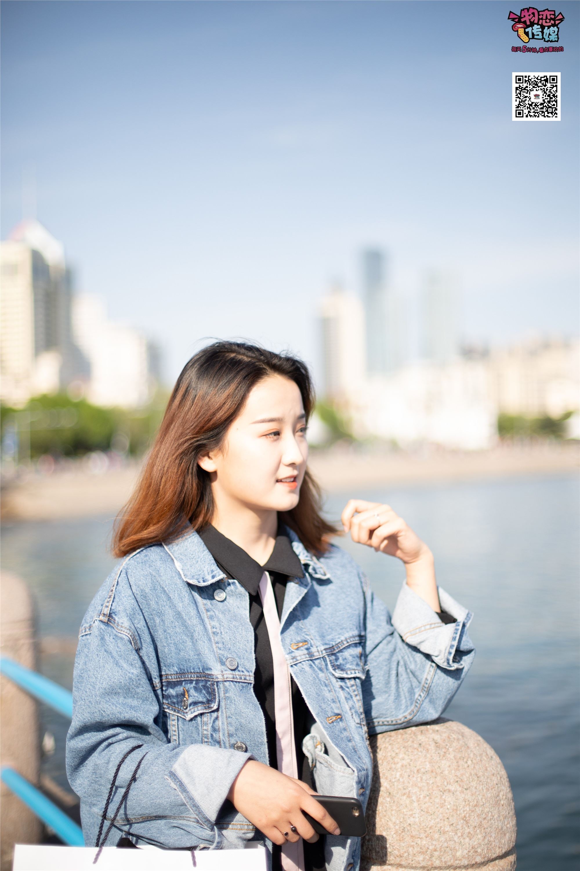 物恋传媒 No.018 清纯的小姐姐哦,透明肉丝加小皮鞋