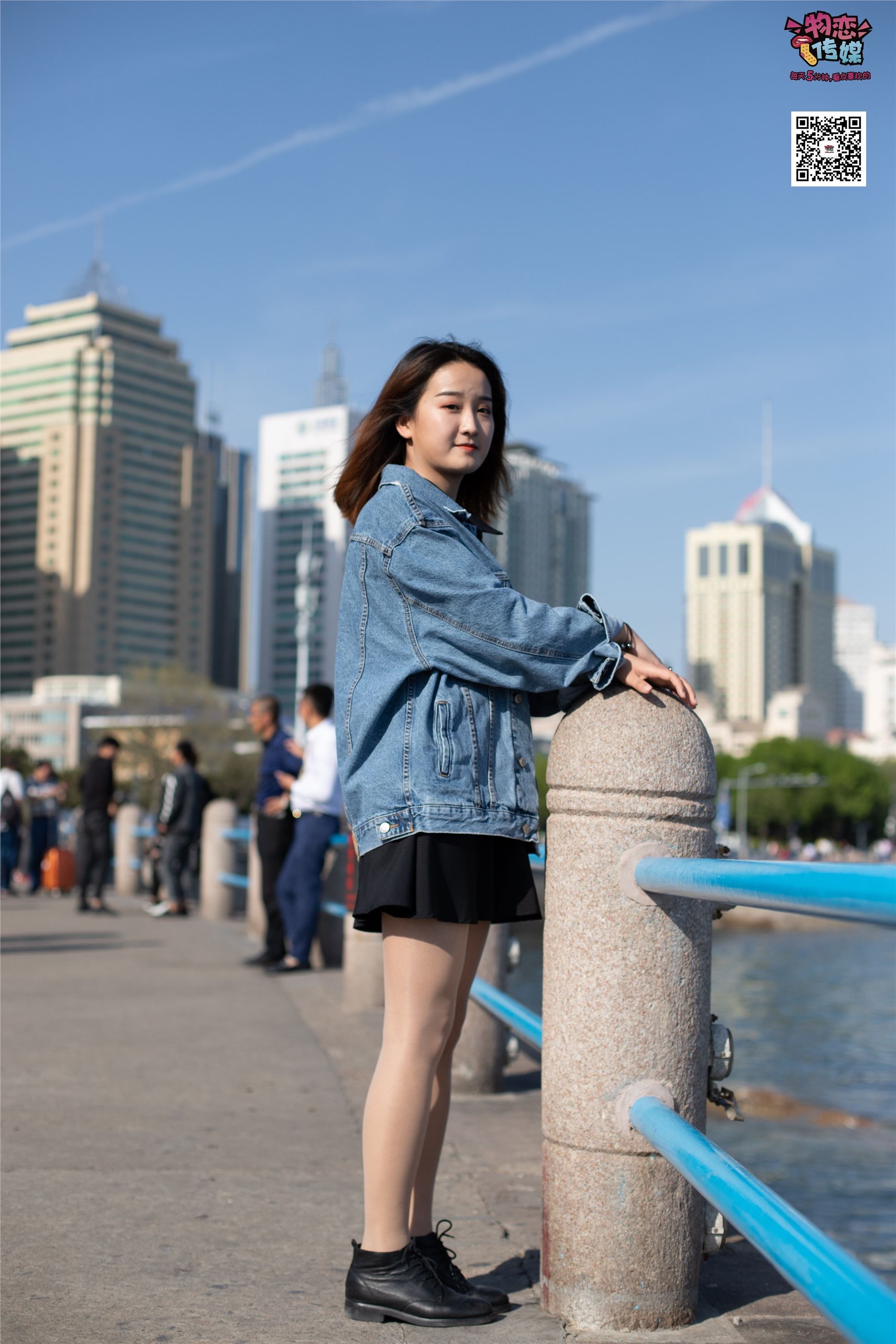 物恋传媒 No.018 清纯的小姐姐哦,透明肉丝加小皮鞋