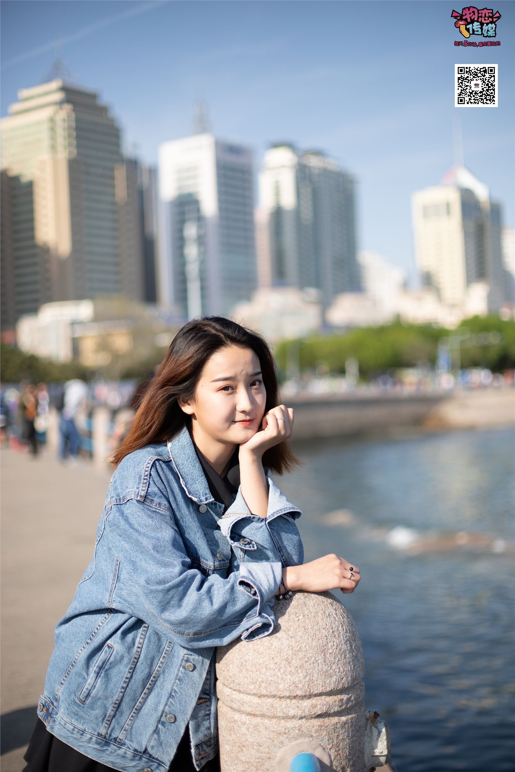 物恋传媒 No.018 清纯的小姐姐哦,透明肉丝加小皮鞋