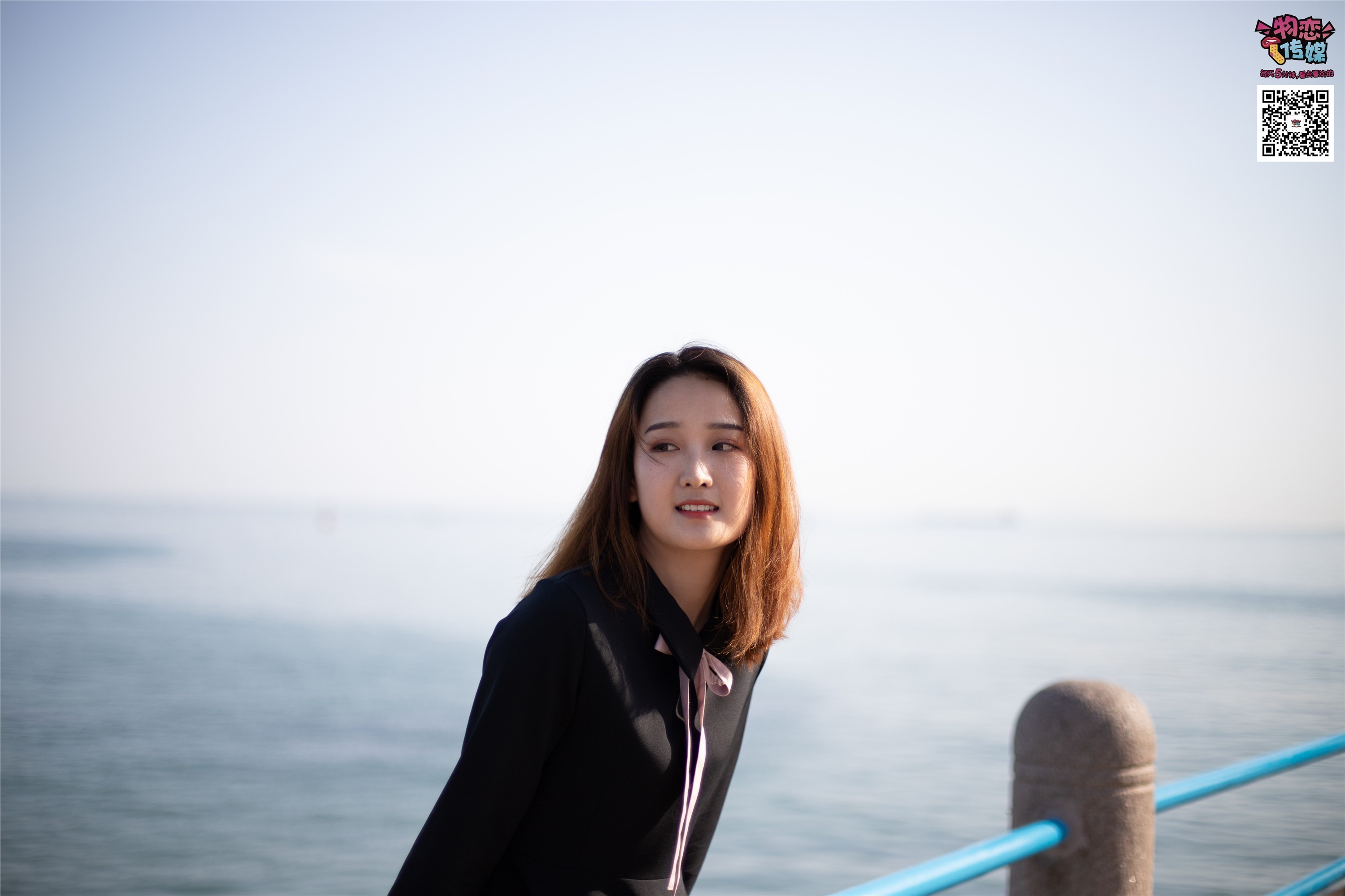 物恋传媒 No.018 清纯的小姐姐哦,透明肉丝加小皮鞋