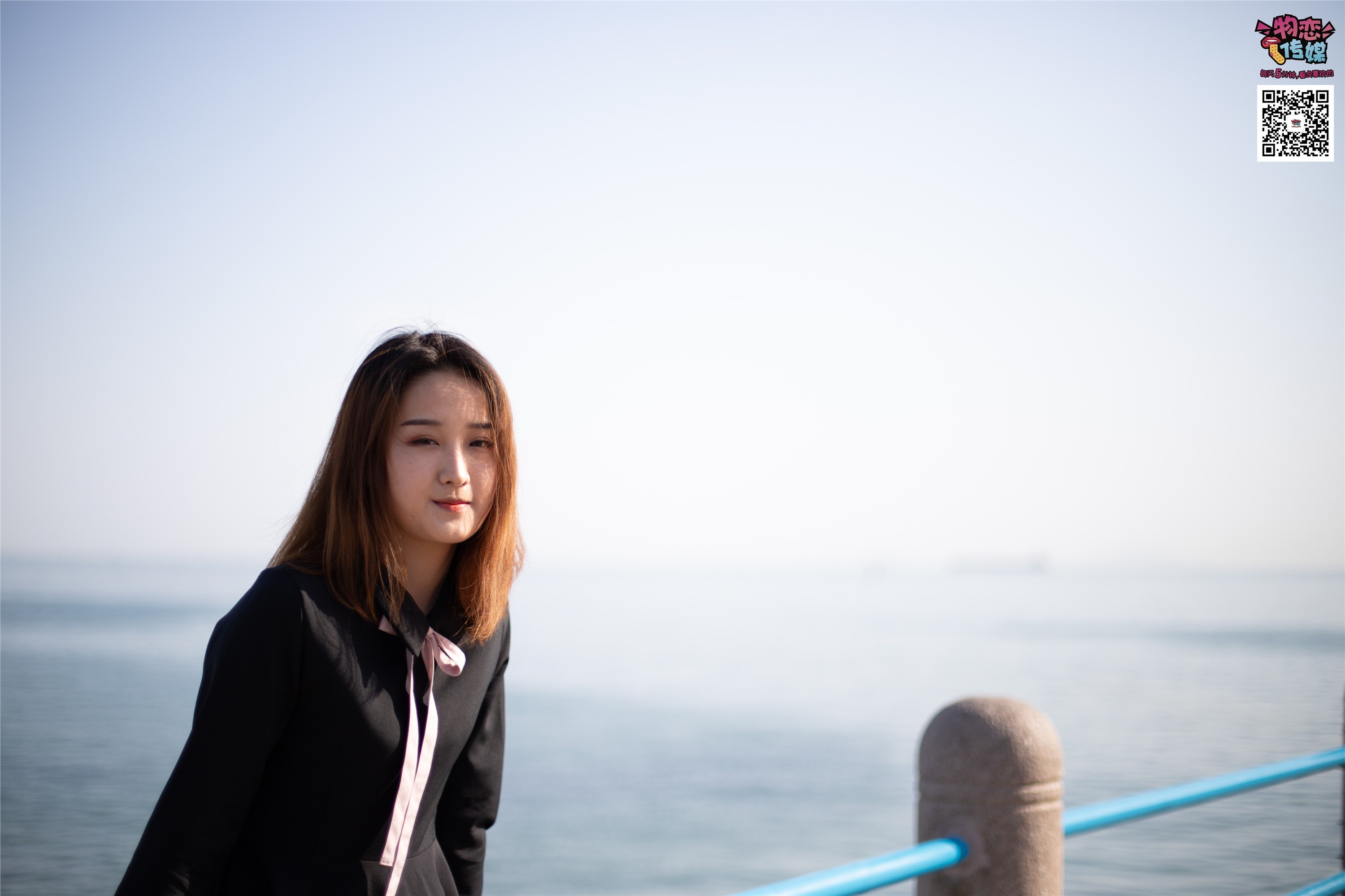 物恋传媒 No.018 清纯的小姐姐哦,透明肉丝加小皮鞋